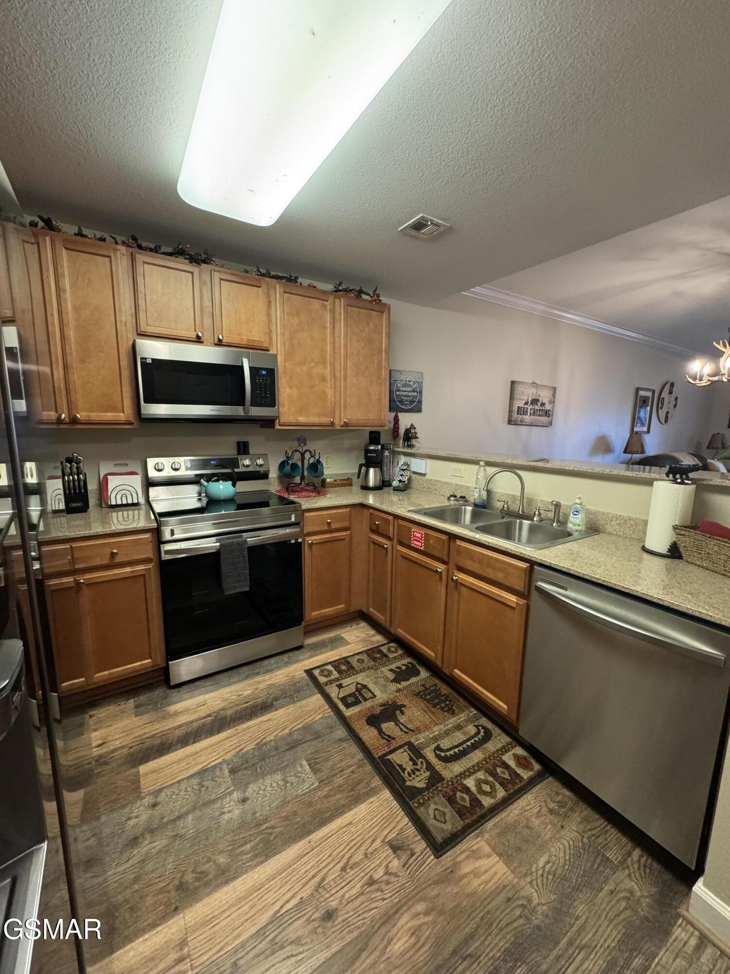 124 Plaza Drive Property Photo 3