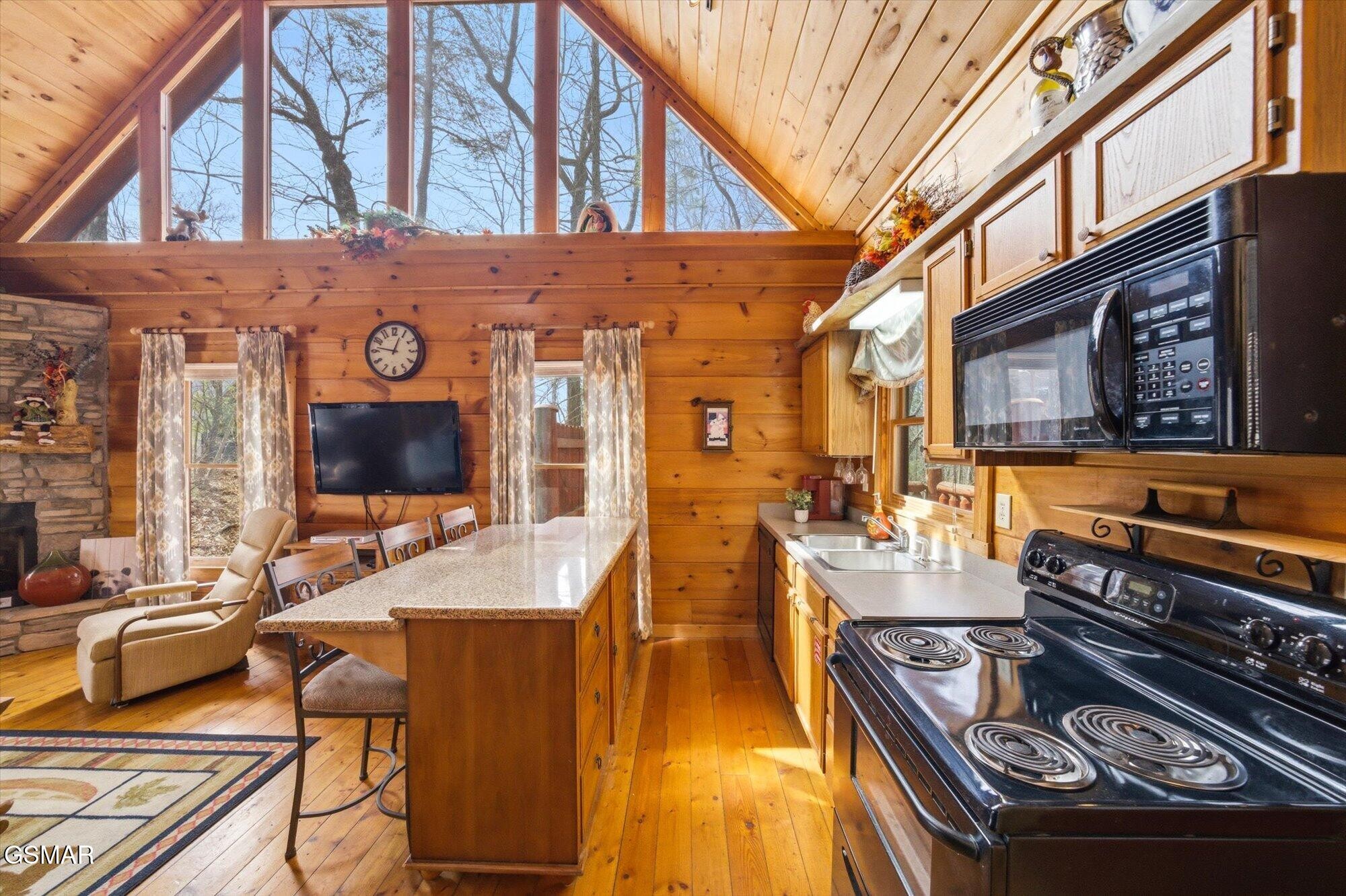 2430 N School Hse Gap Road Property Photo 12