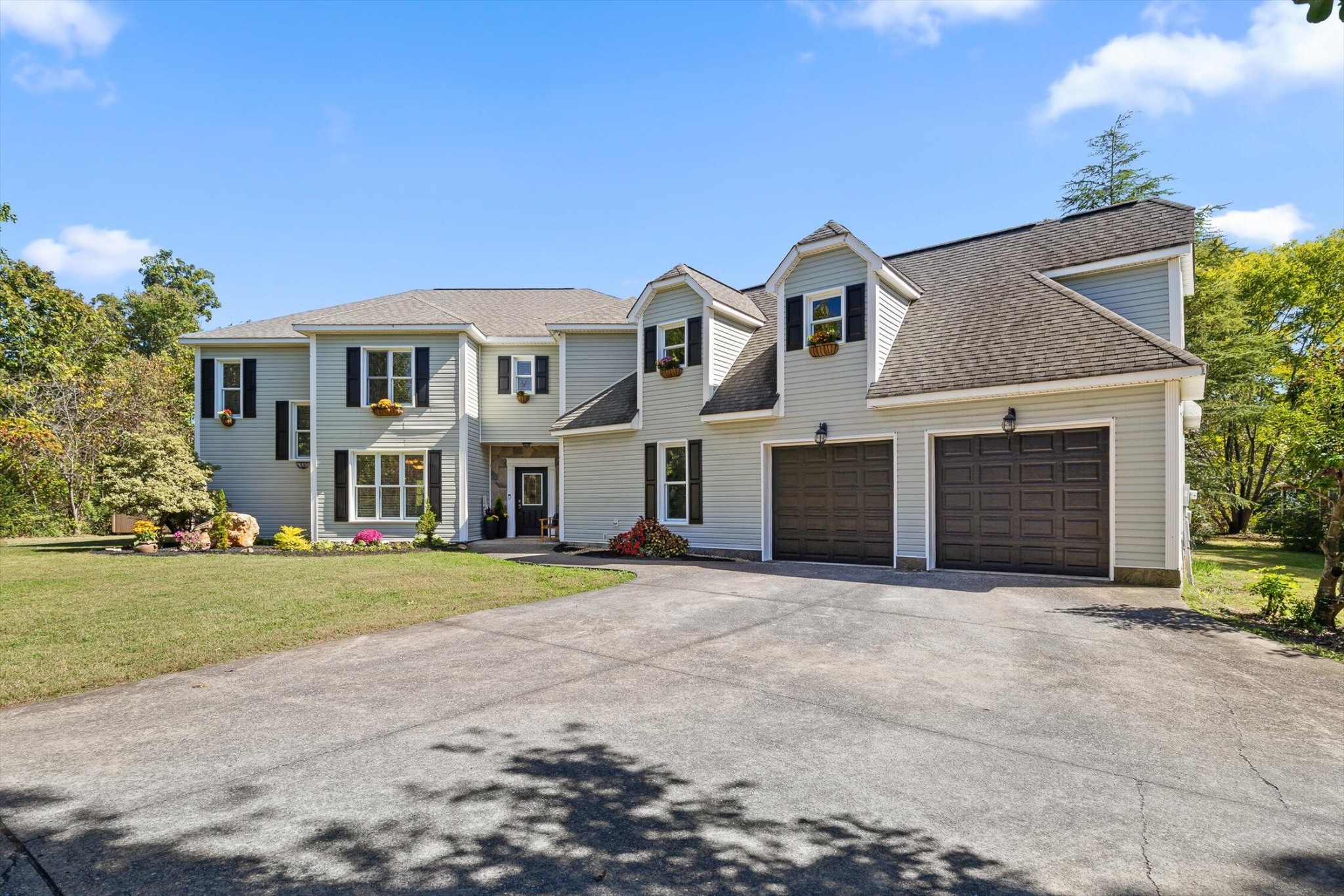 453 Harvest Lane Property Photo 4