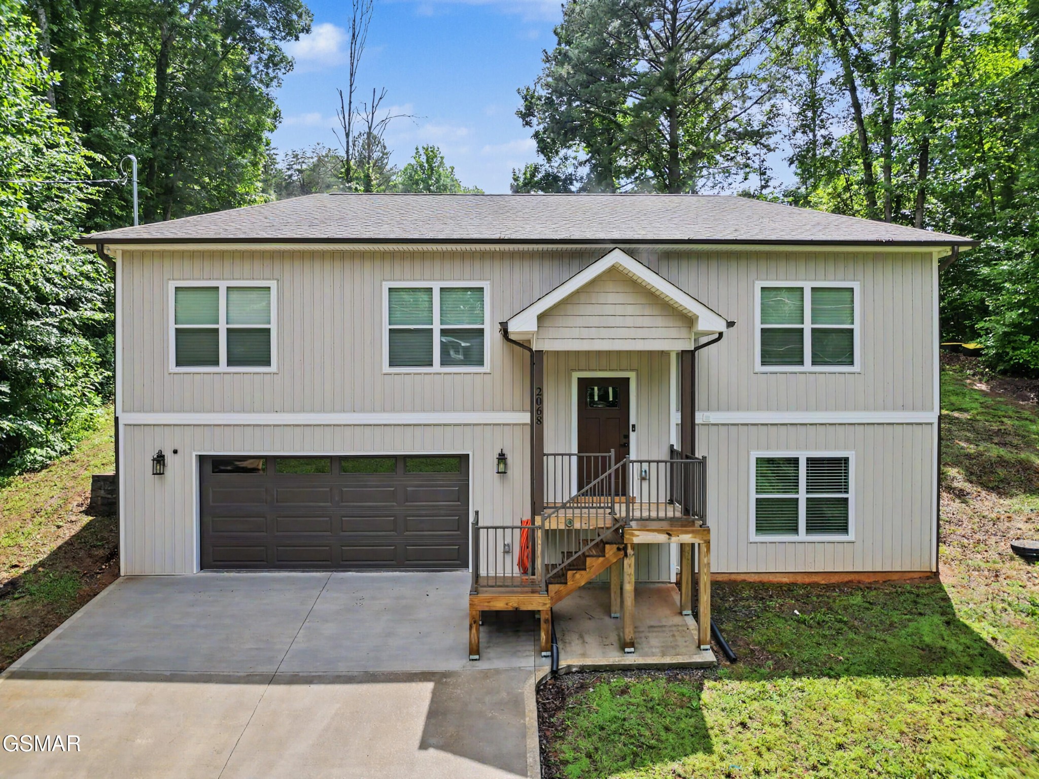 2068 Highpoint Lane Property Photo 1