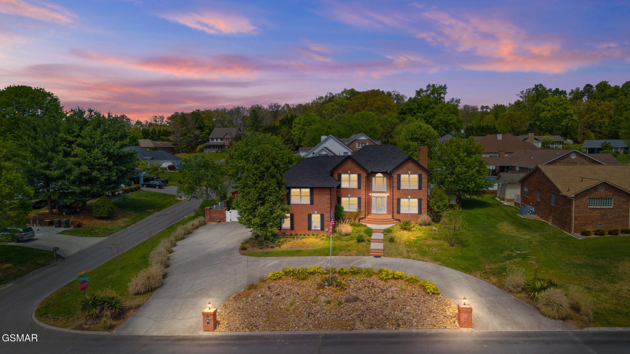 1201 Briar Lea