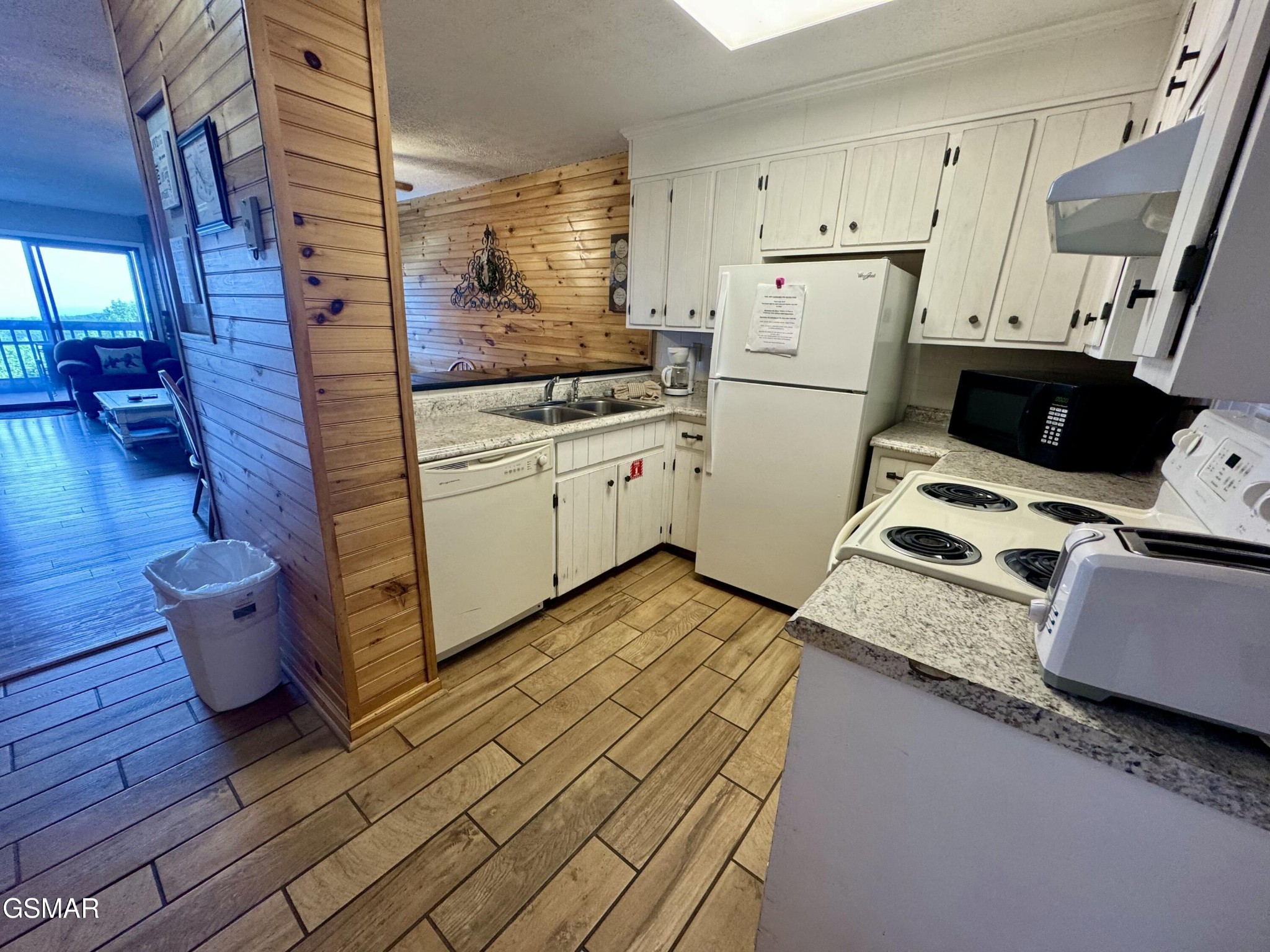 1102 Ski View Drive Property Photo 4