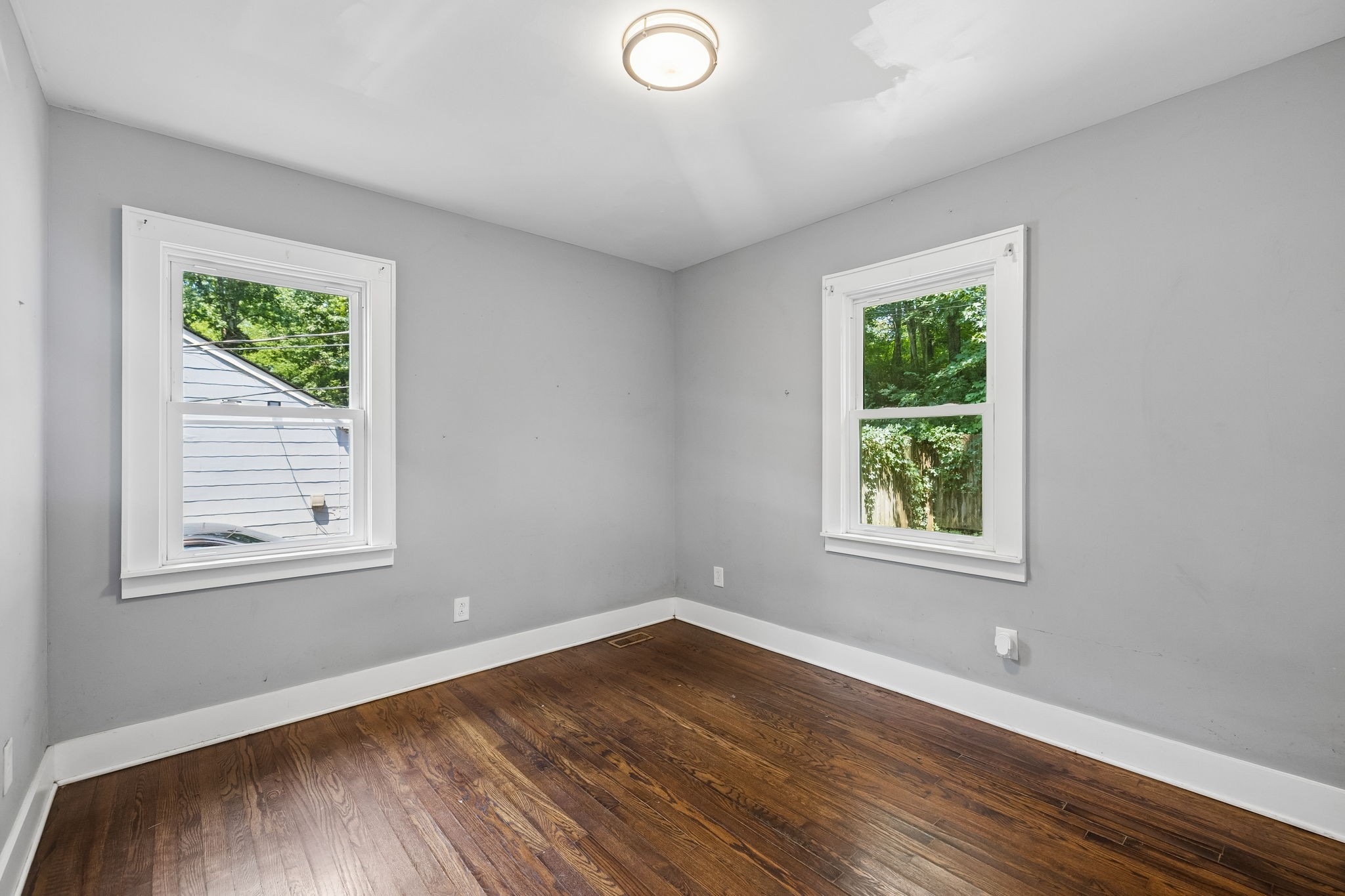 713 Woodlawn Dr Property Photo 12