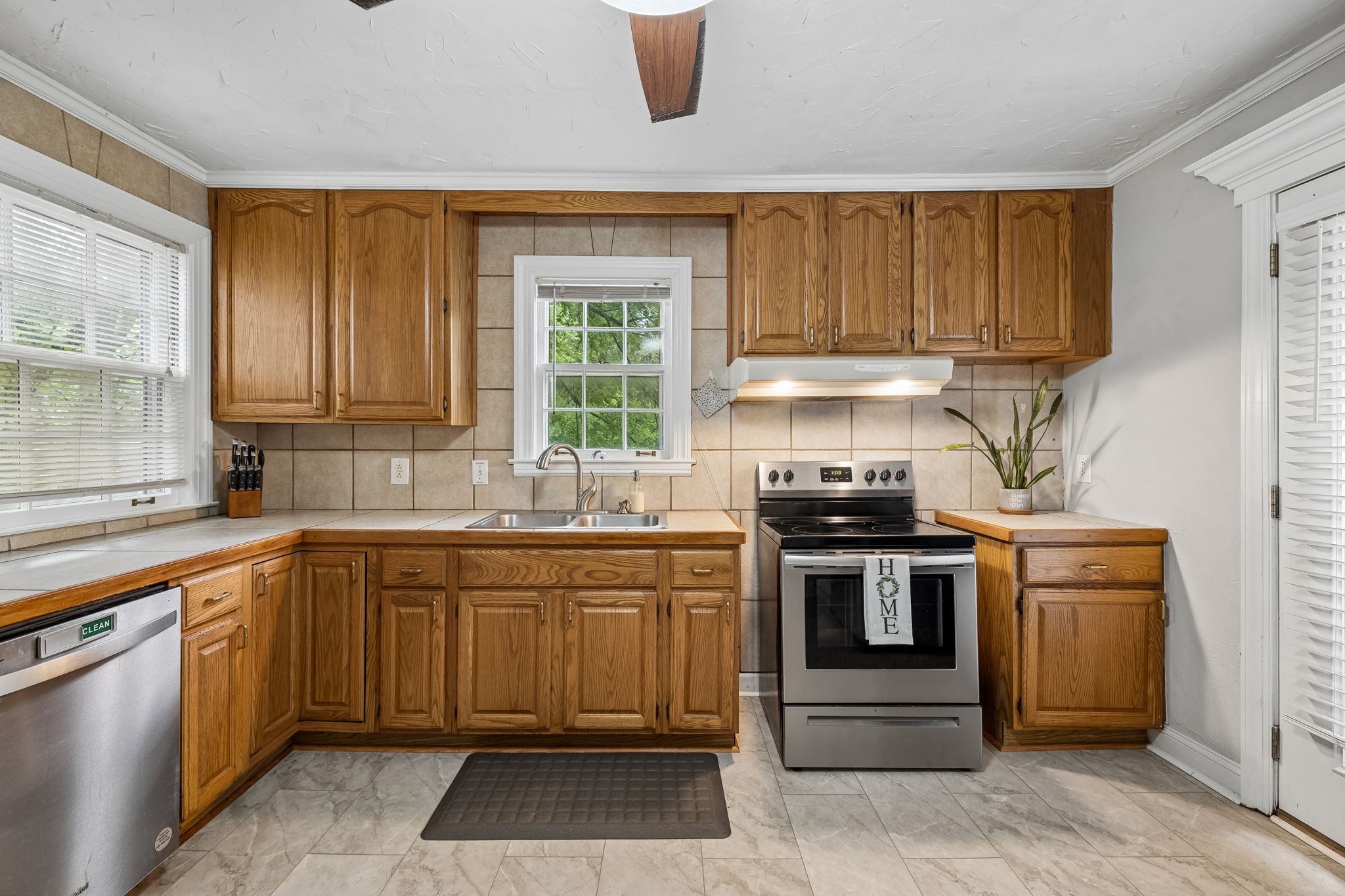1804 Mars St Property Photo 10