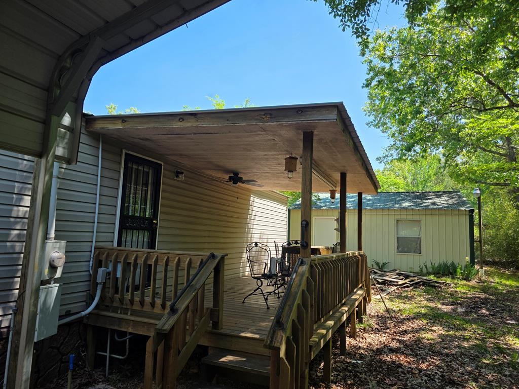 230 Jones Loop Property Photo 9