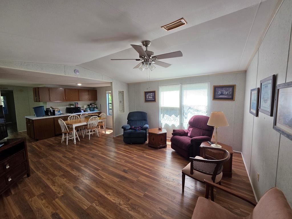 230 Jones Loop Property Photo 13