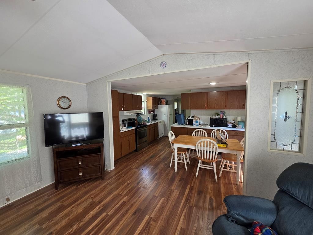 230 Jones Loop Property Photo 14