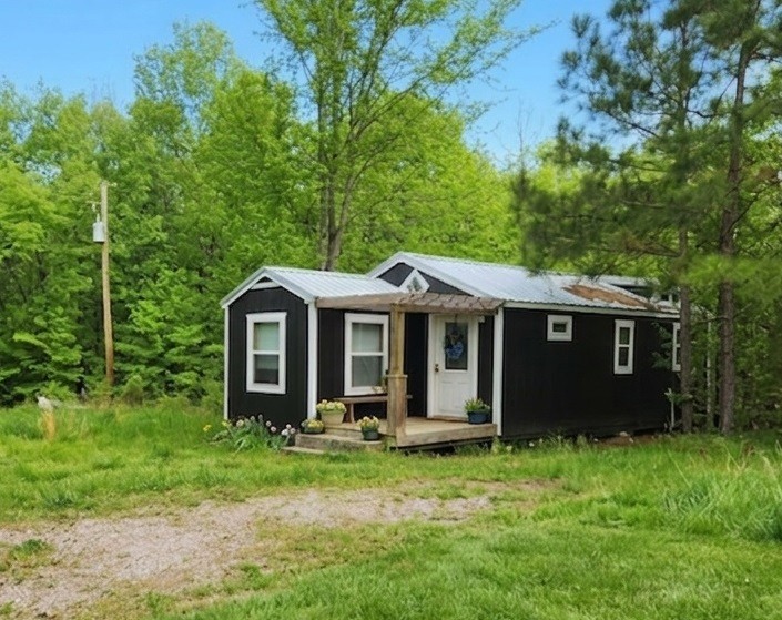 2205 Pine Ridge Ln Property Photo 1