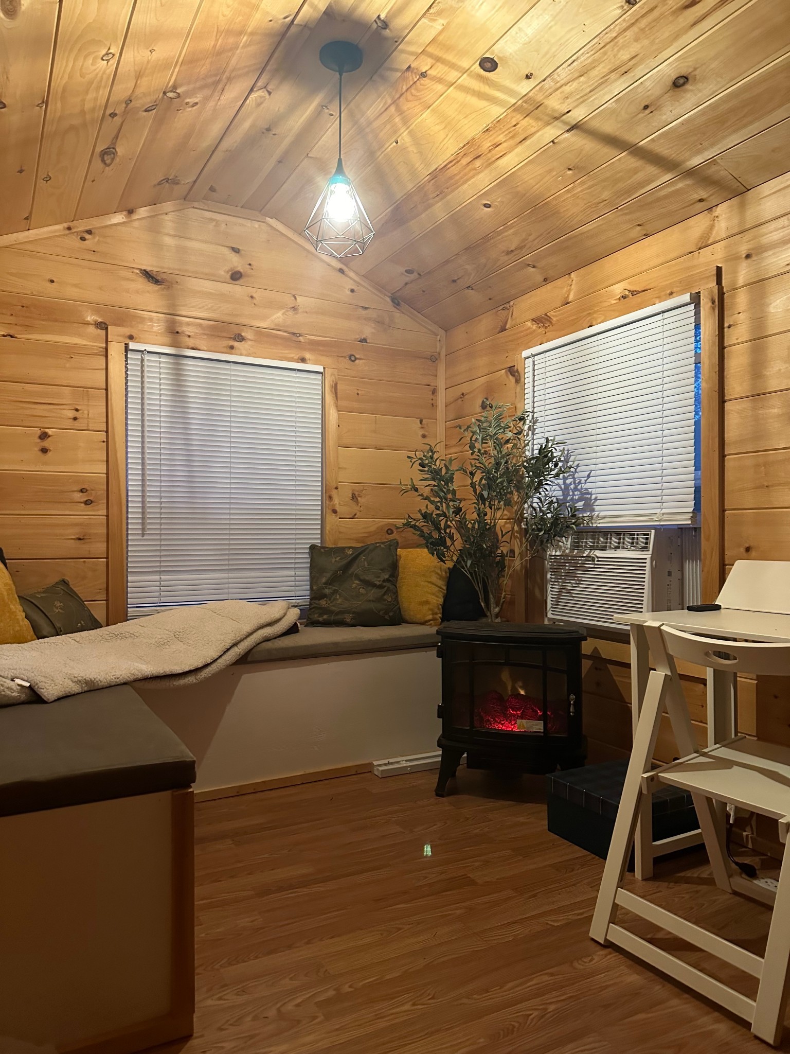 2205 Pine Ridge Ln Property Photo 4