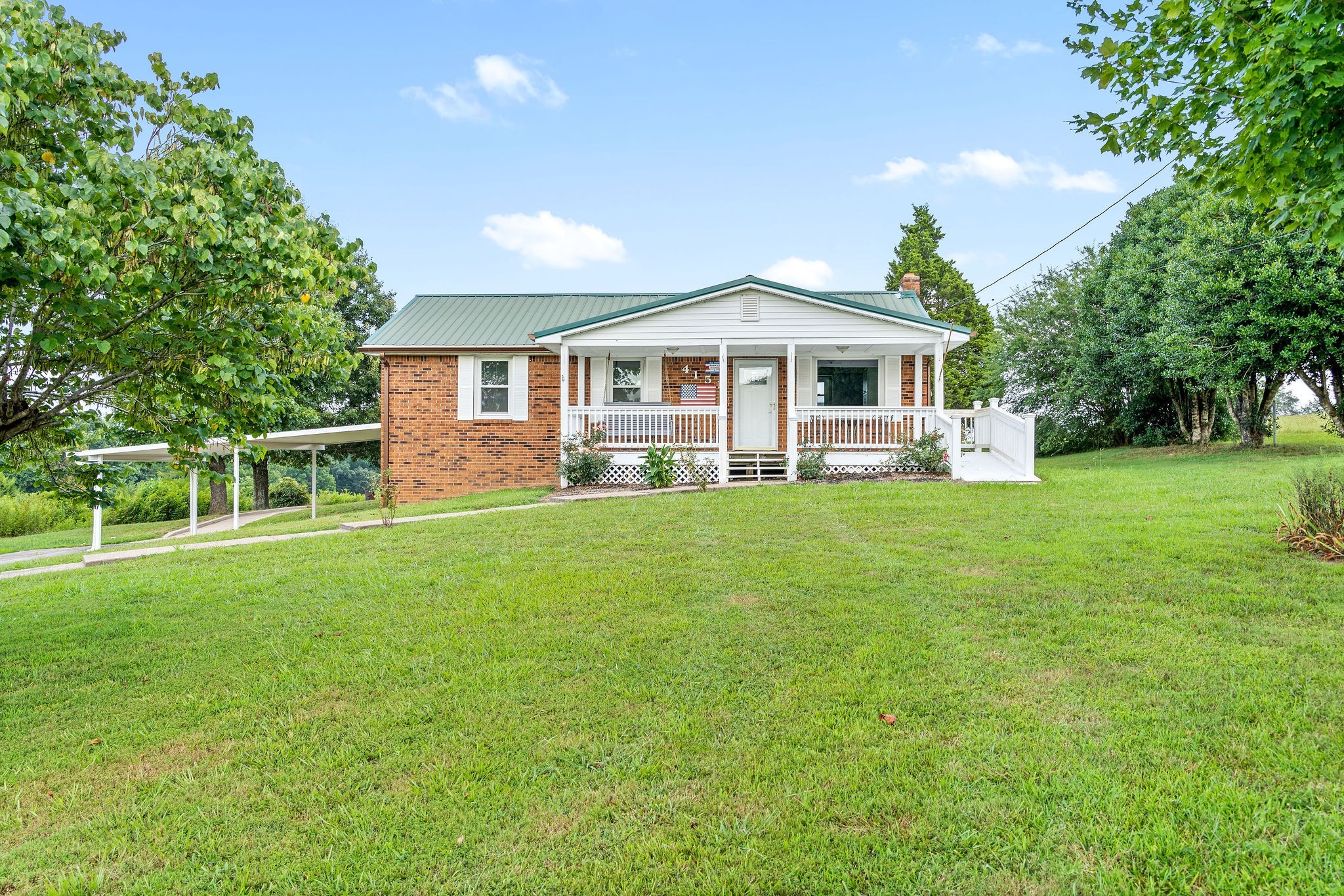 4151 Chapel Hill Rd Property Photo 1