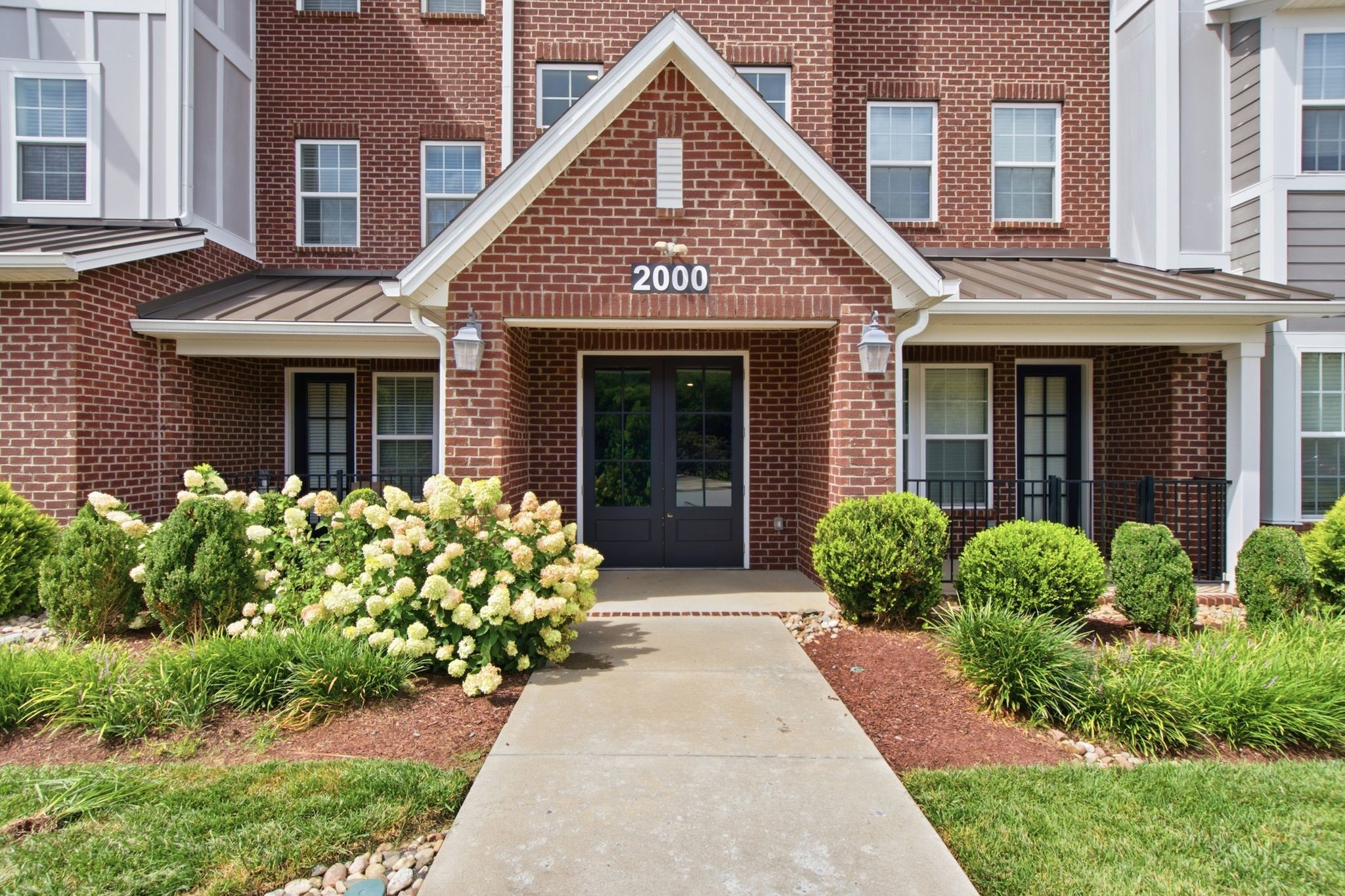 2000 Shadow Green Drive Property Photo 4