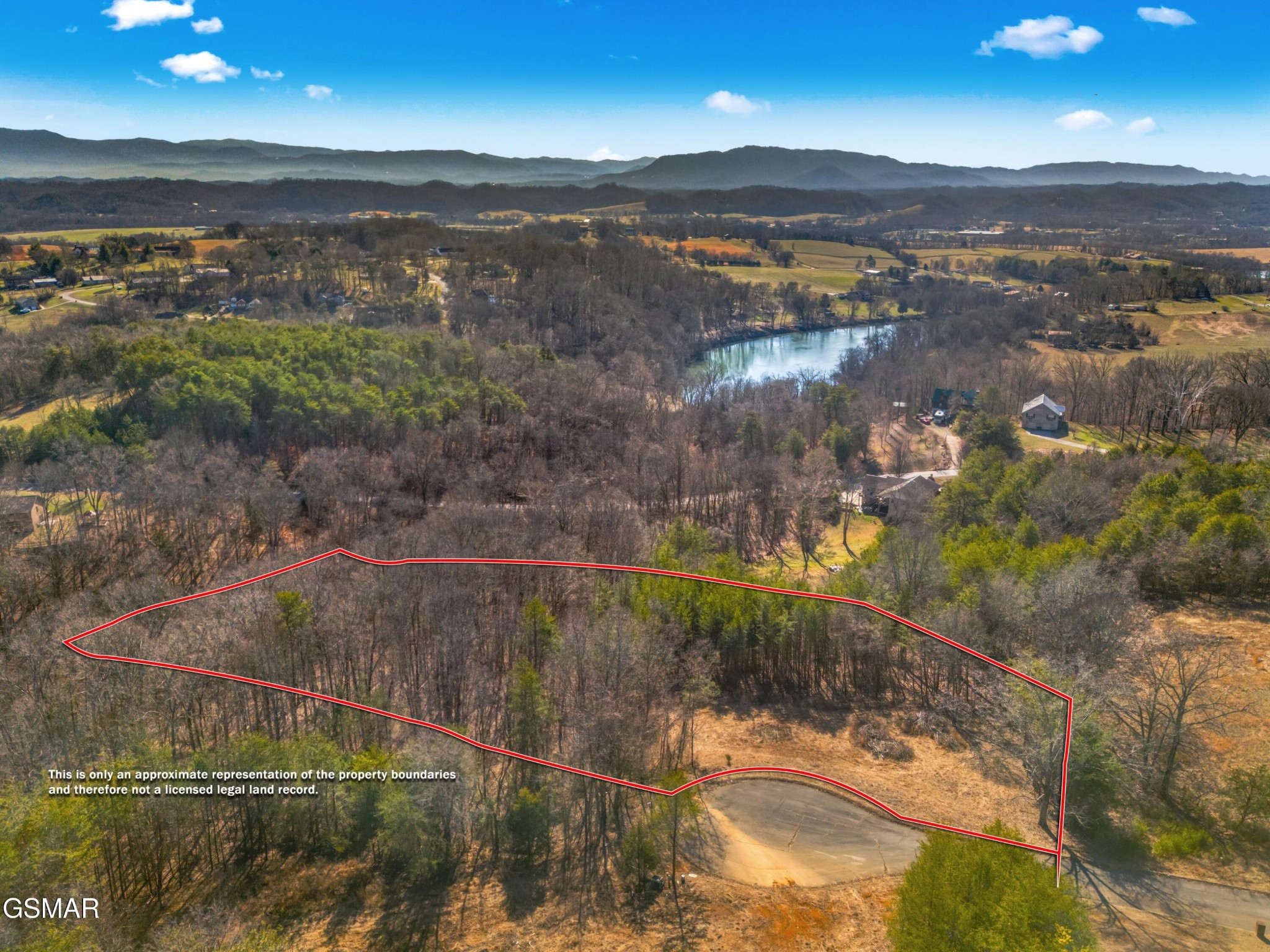 53 Kenneth Overlook Property Photo 1