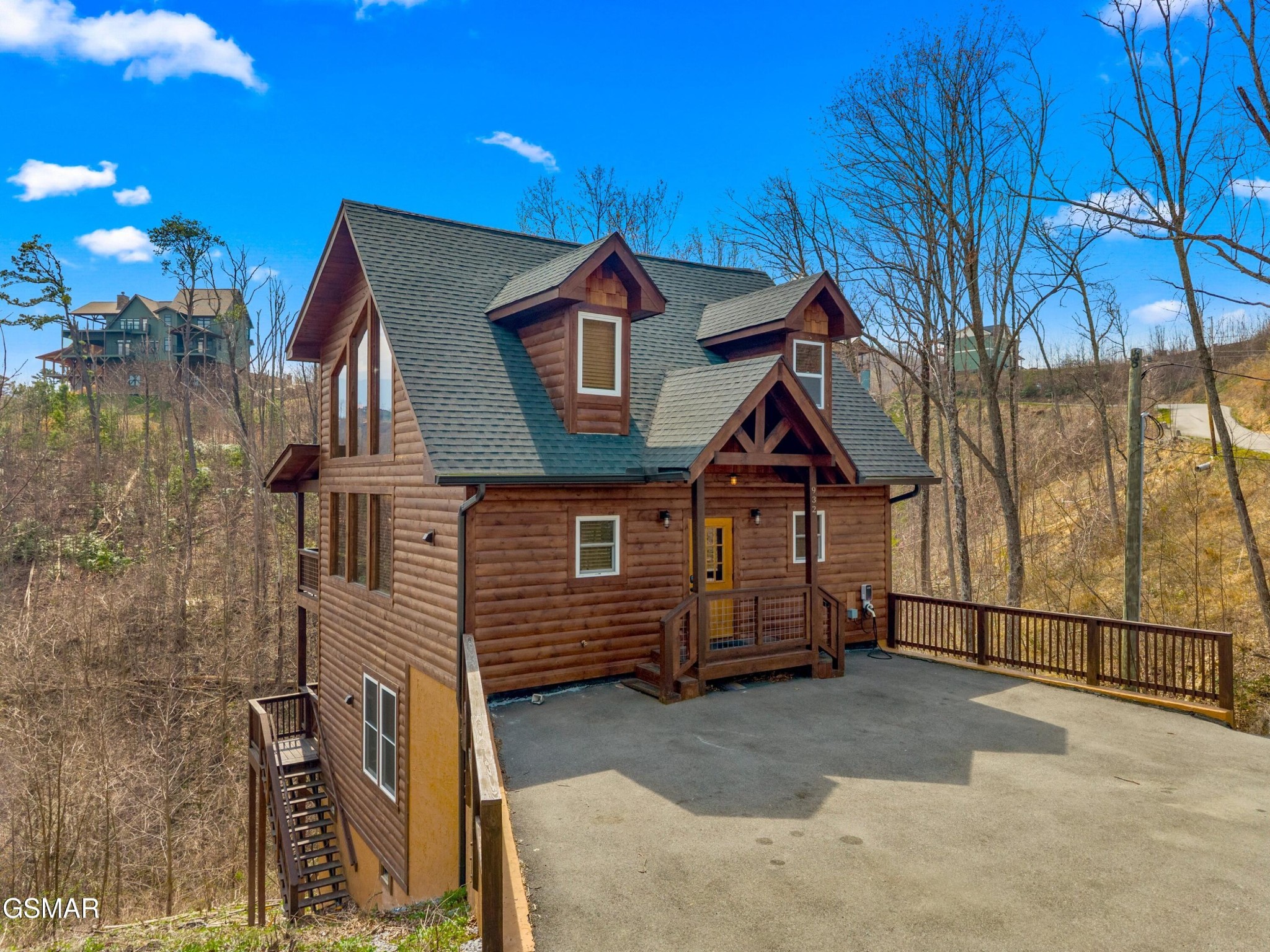 932 Chestnut Drive Property Photo 3