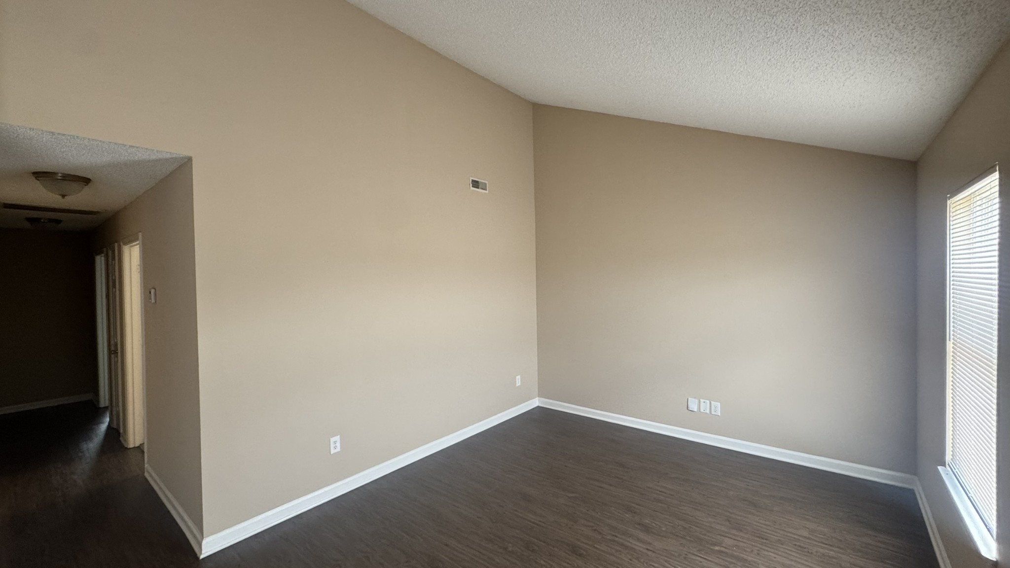 516 Patricia Ln Property Photo 3