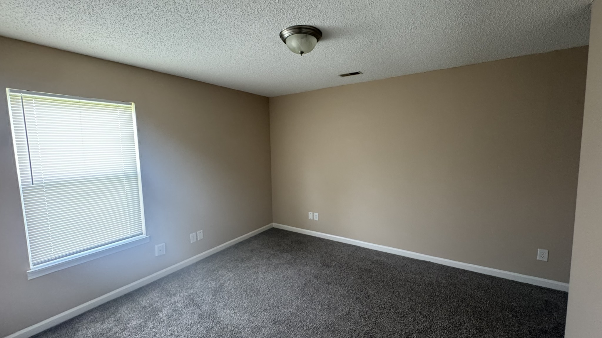 516 Patricia Ln Property Photo 6