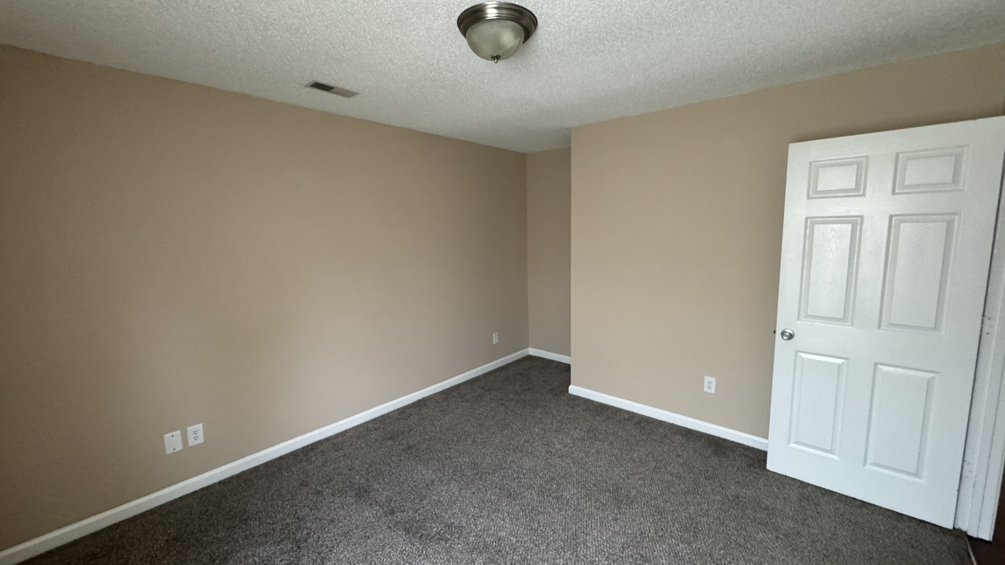516 Patricia Ln Property Photo 7