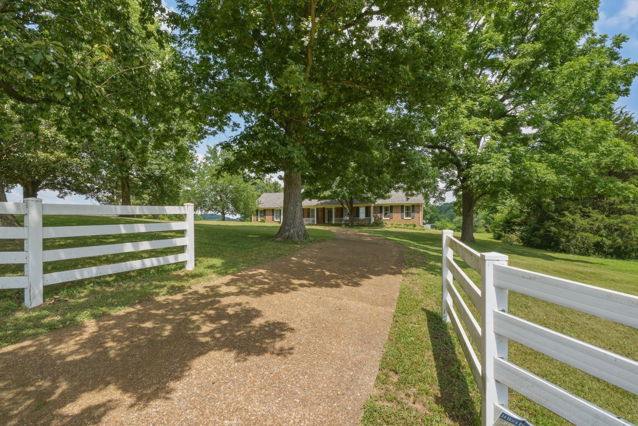 4442 Pratt Ln Property Photo 6
