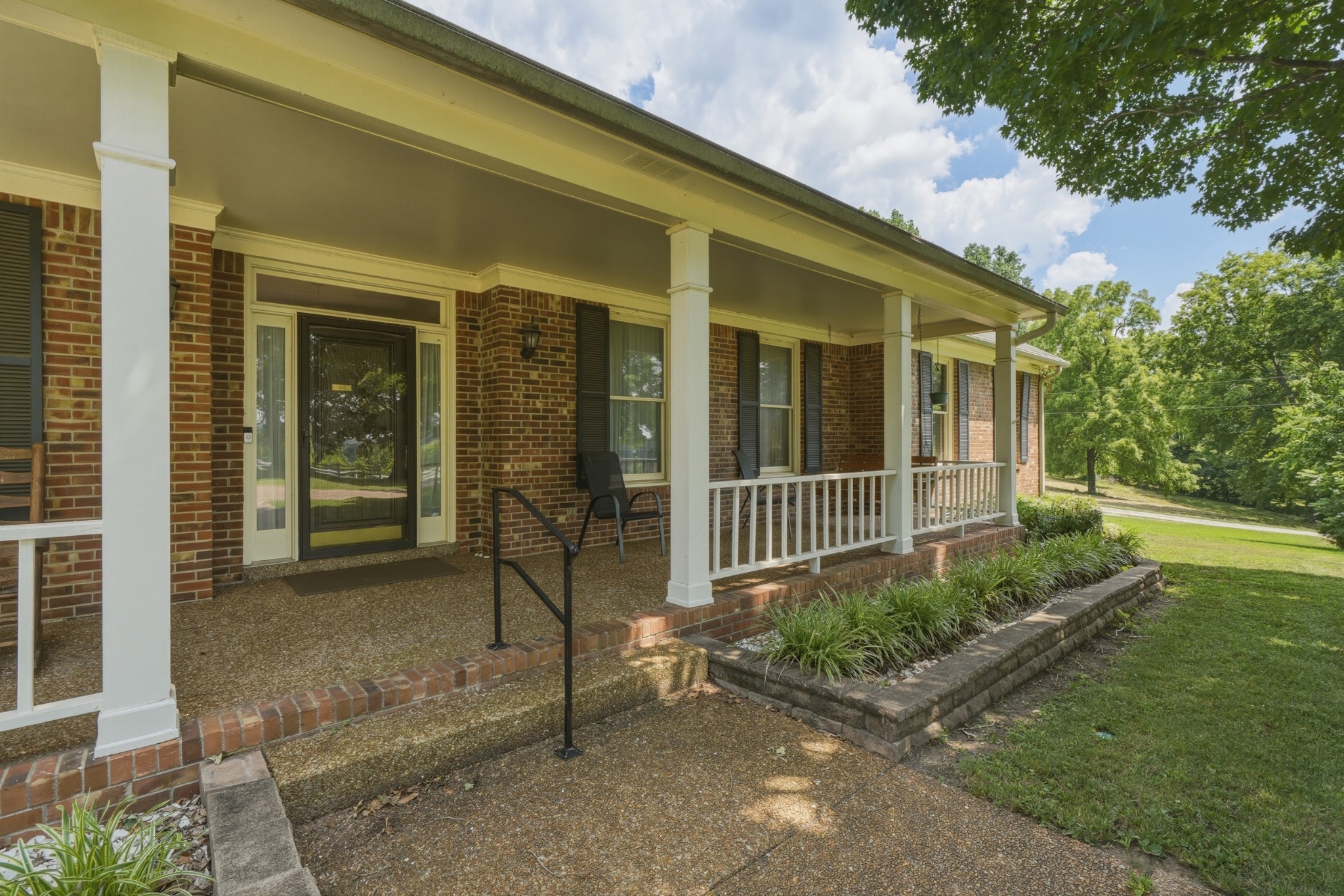 4442 Pratt Ln Property Photo 11