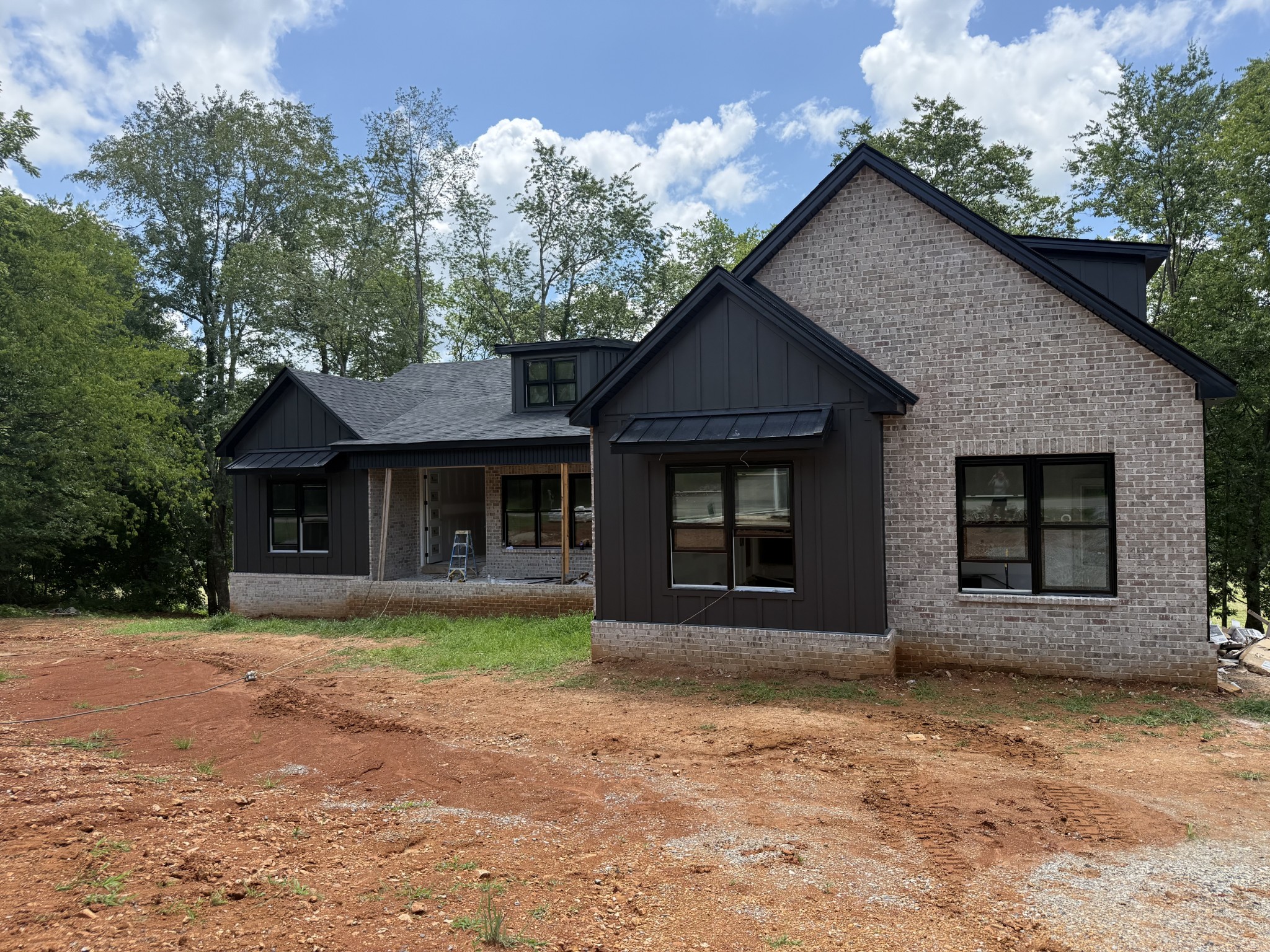 618 Indian Creek Rd Property Photo 1