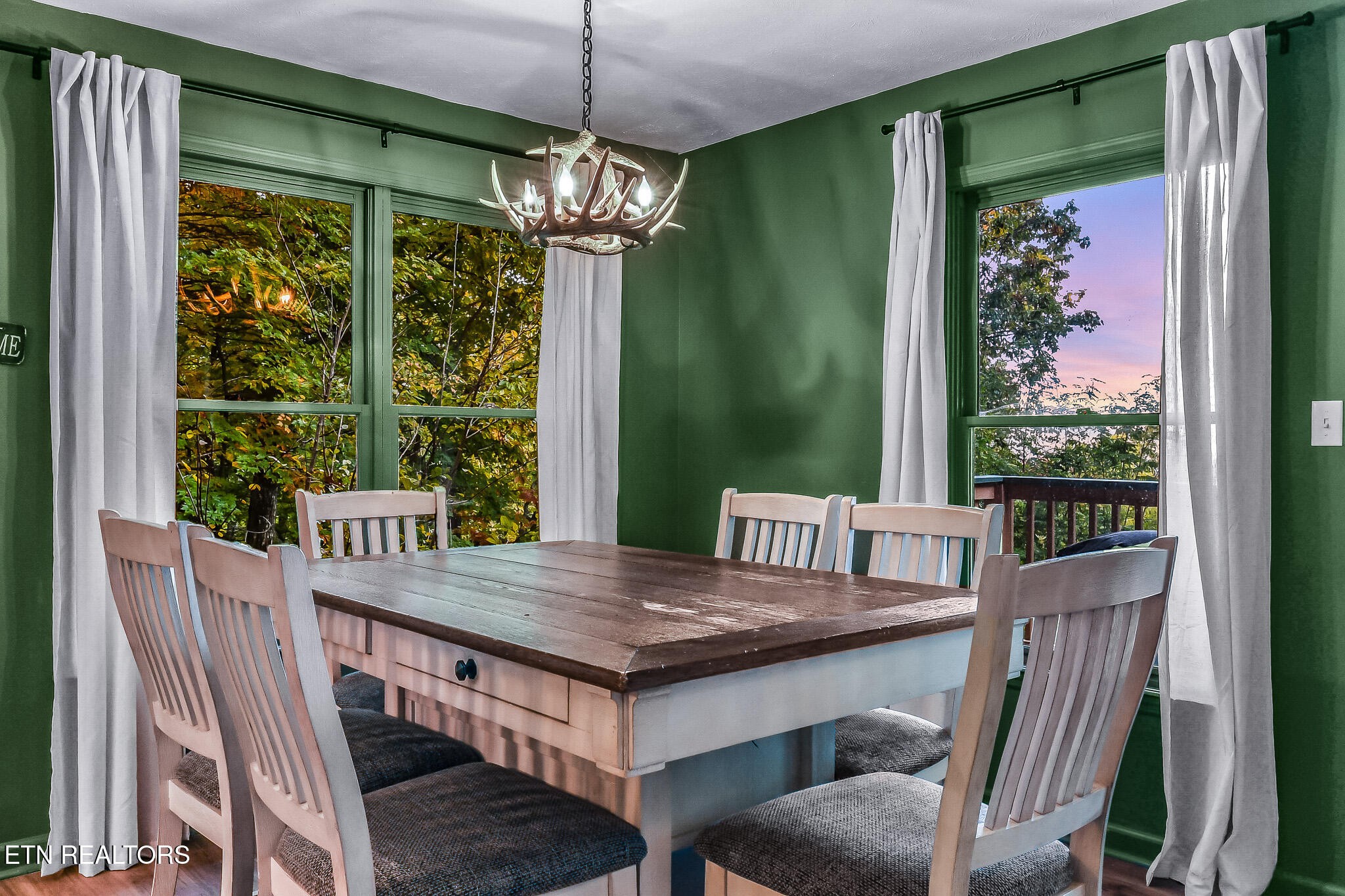 1819 W Arolla Ct. Court Property Photo 7