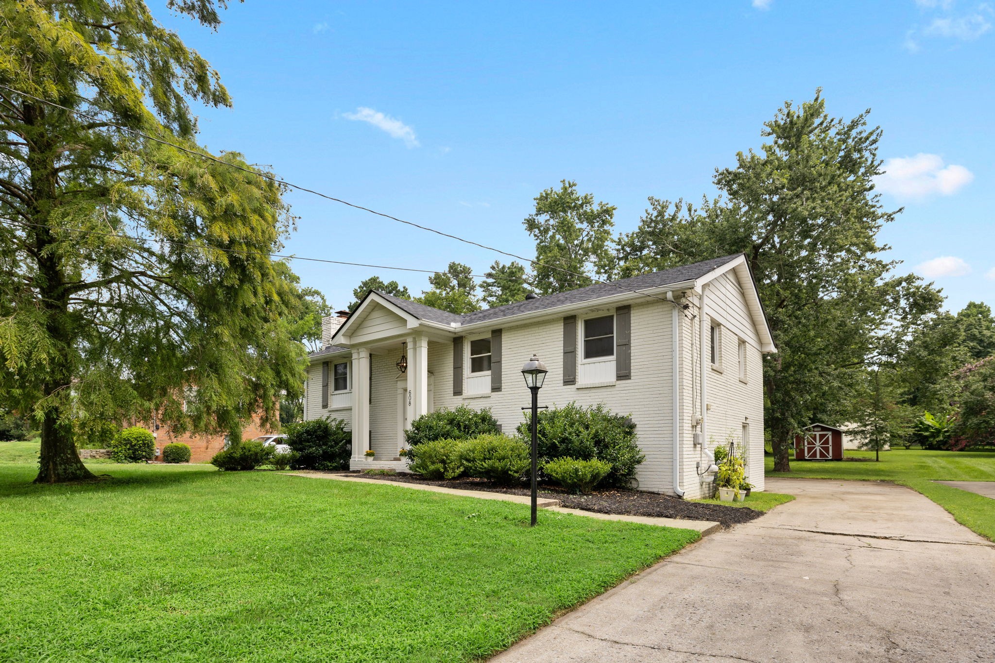 608 Harpeth Pkwy, E Property Photo 1