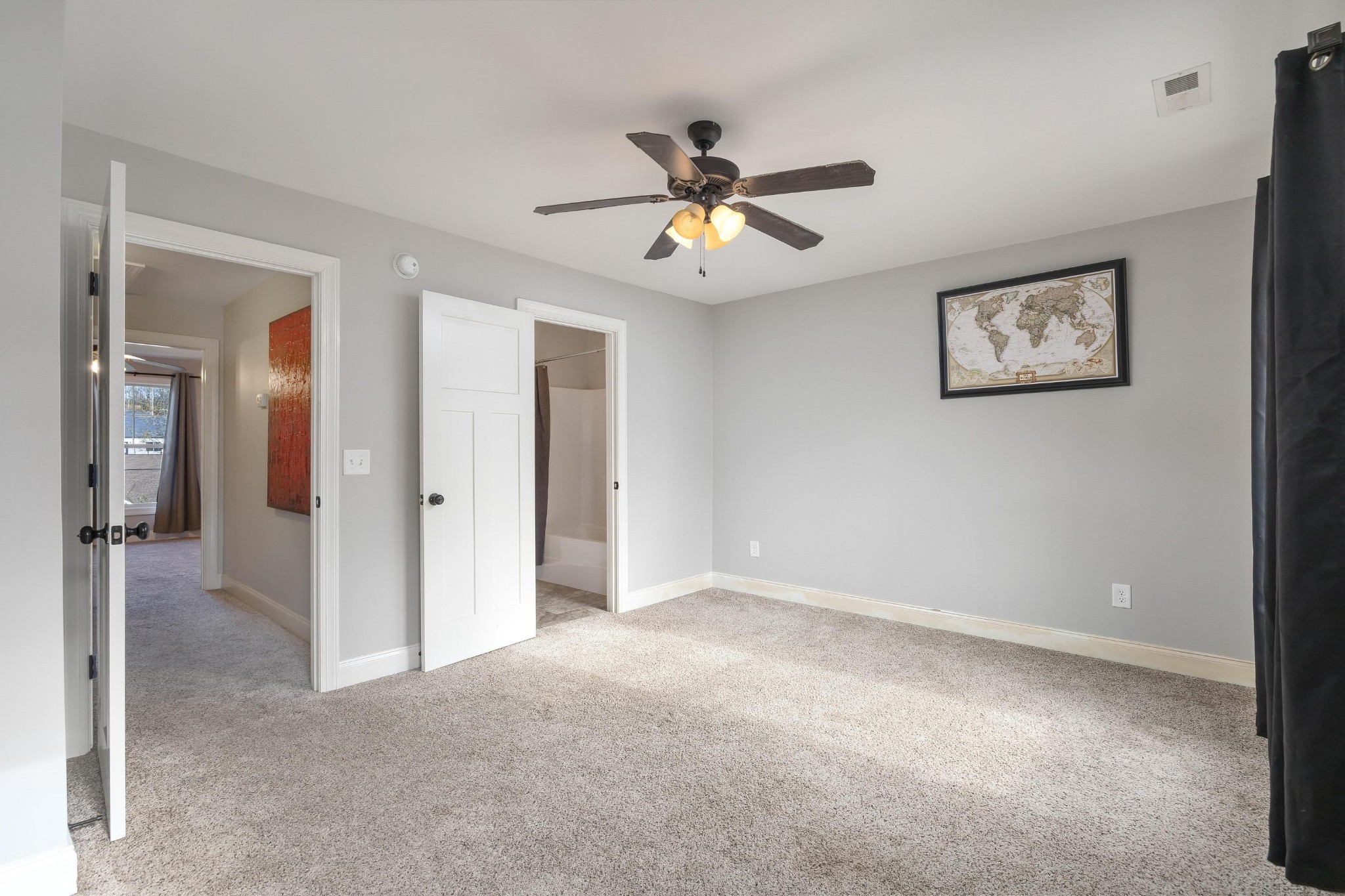 1344 Weeks Drive, Ne Property Photo 24
