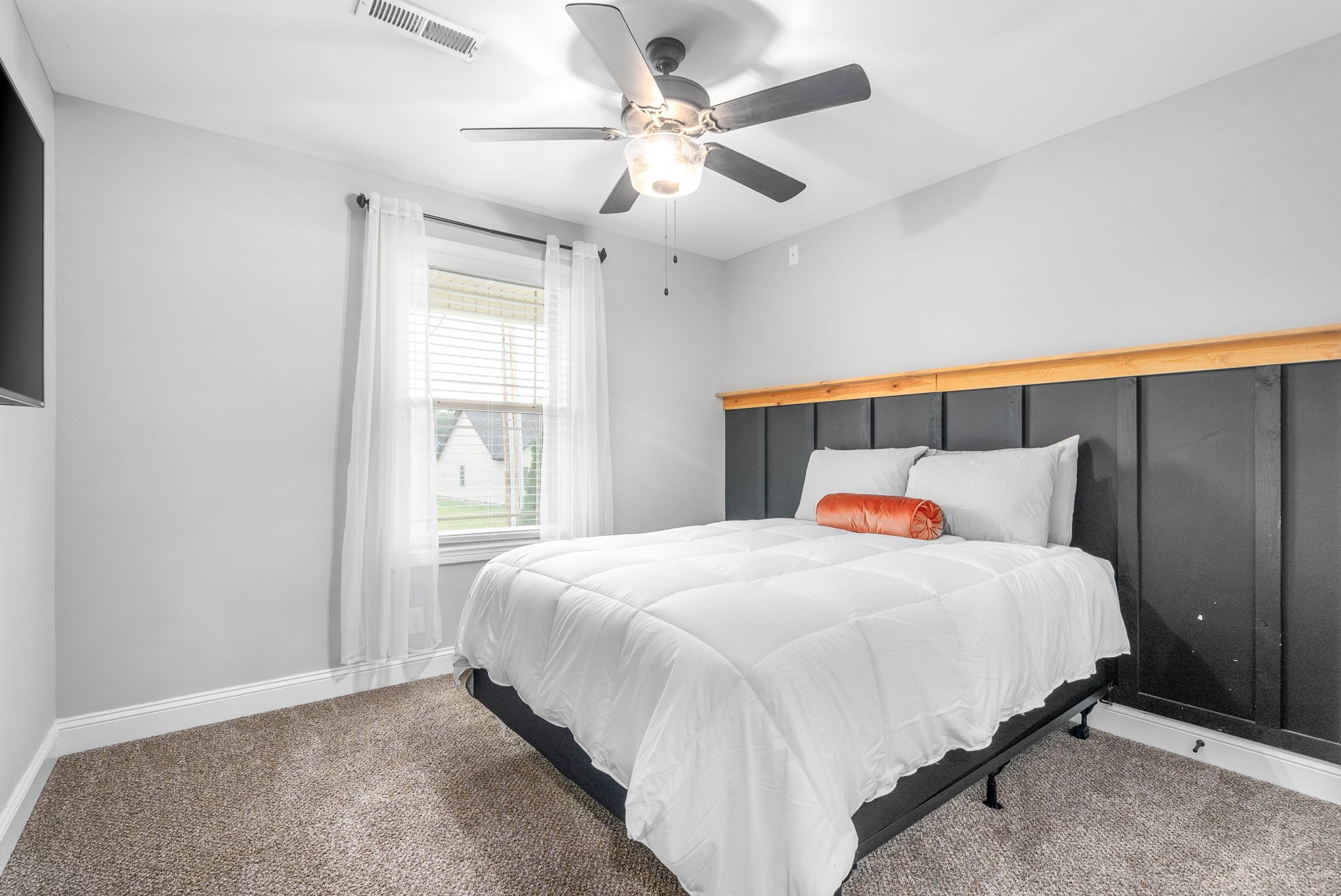 162 Ambridge St Property Photo 10