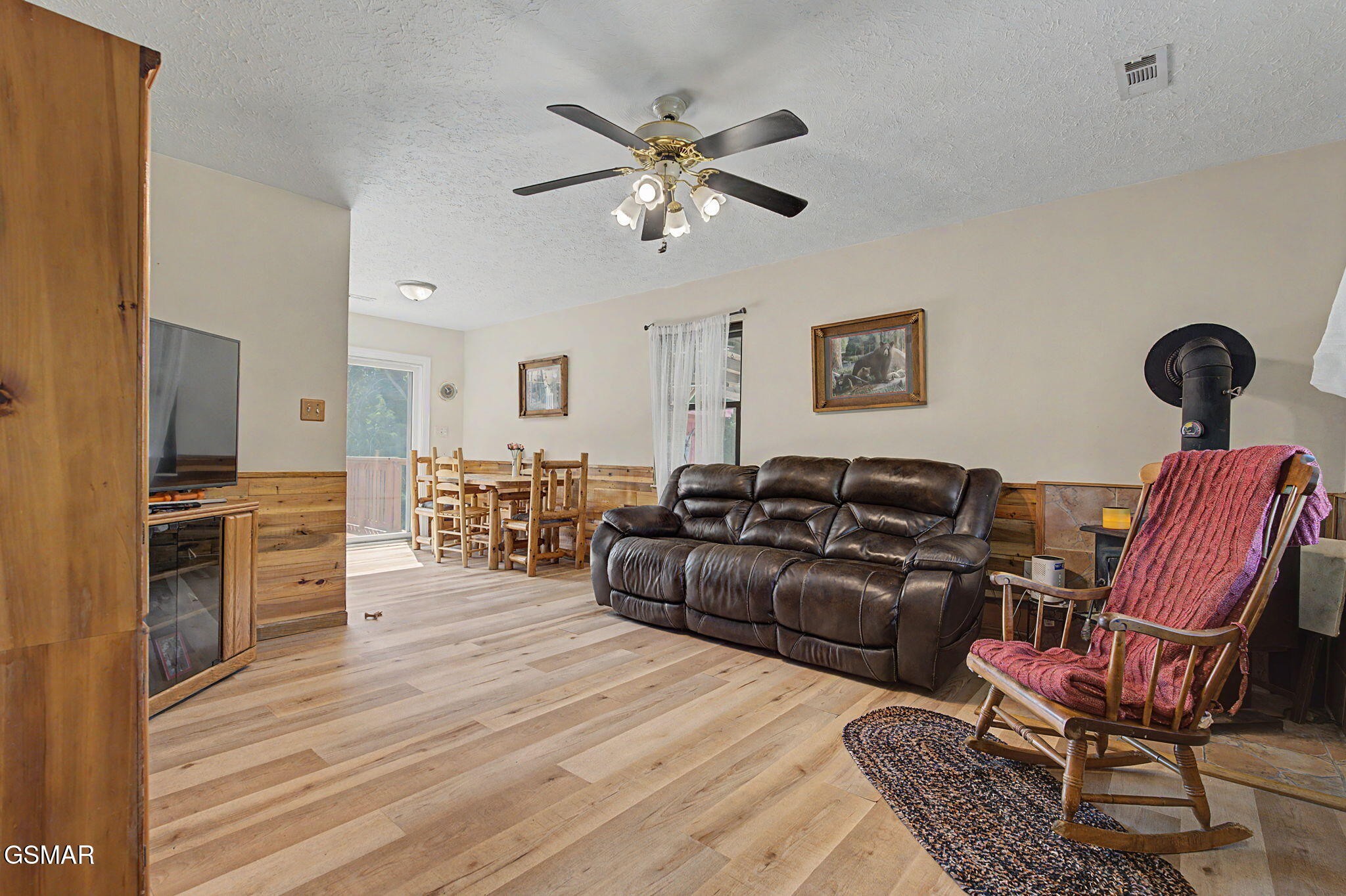 4246 Meadow Circle Property Photo 2
