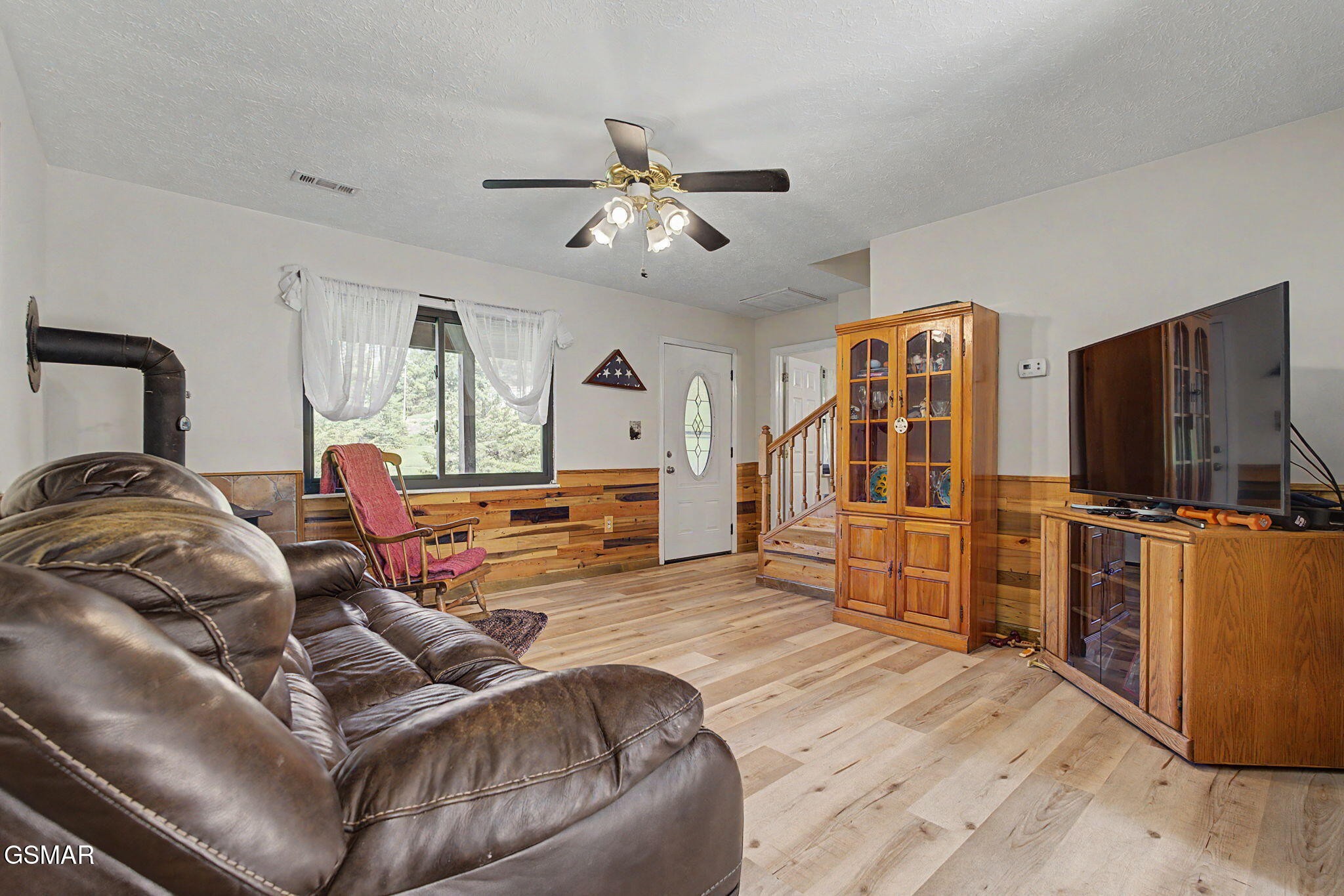 4246 Meadow Circle Property Photo 3