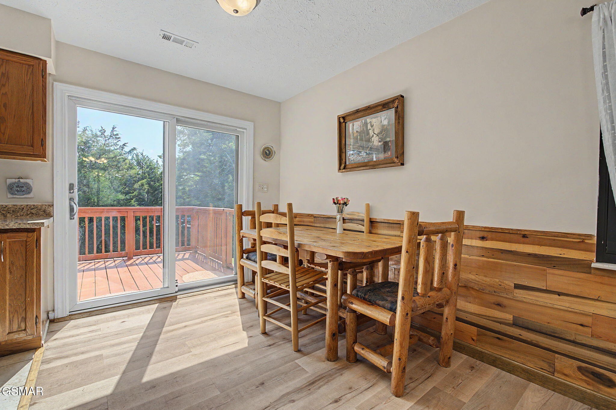 4246 Meadow Circle Property Photo 5