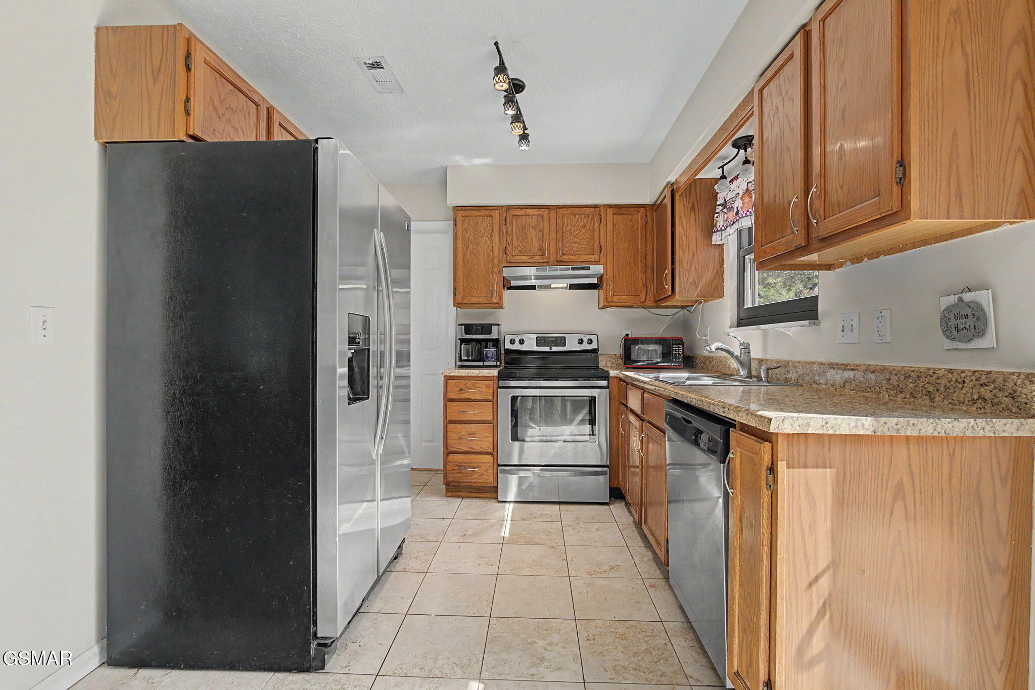 4246 Meadow Circle Property Photo 7