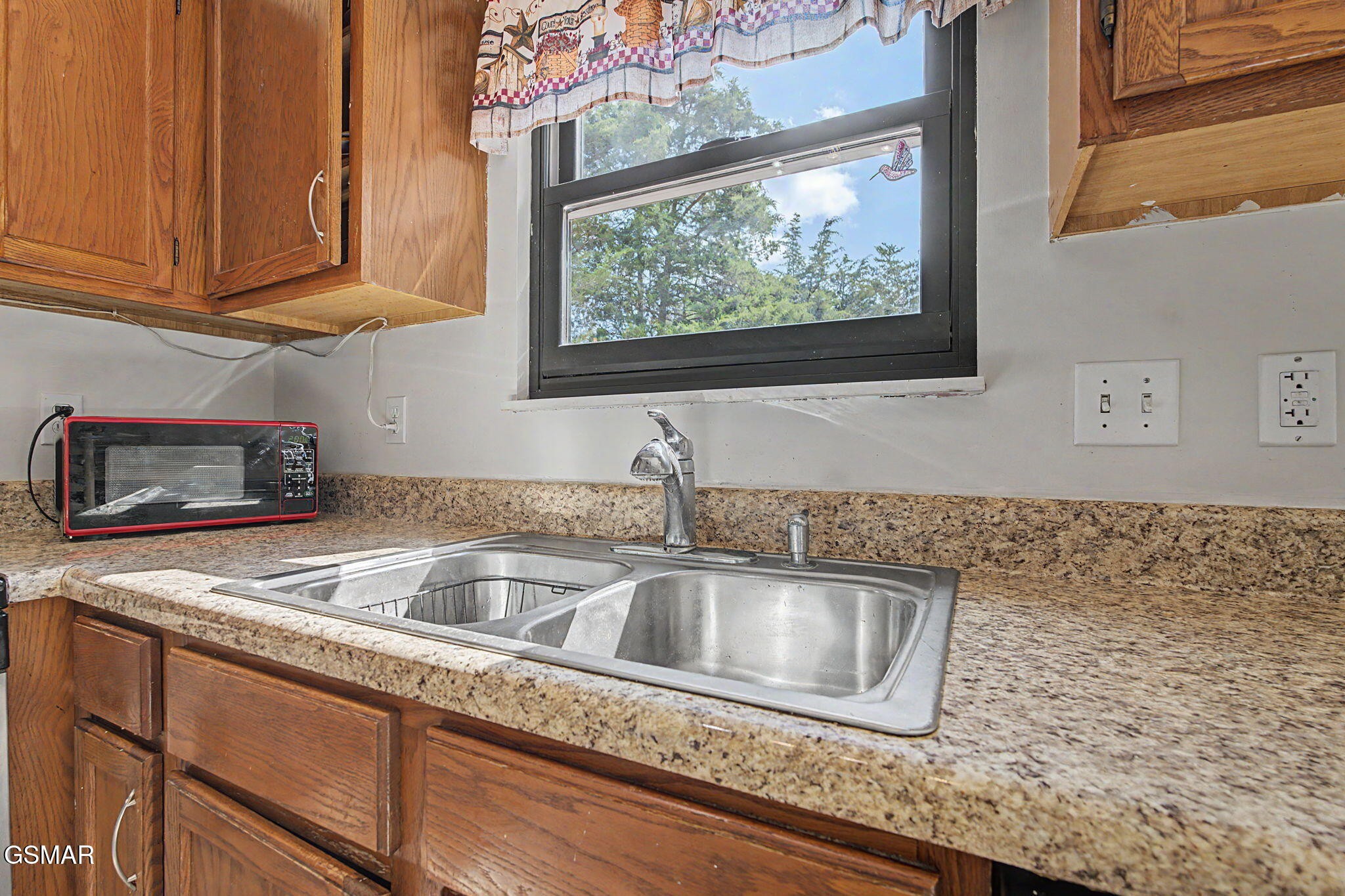 4246 Meadow Circle Property Photo 8