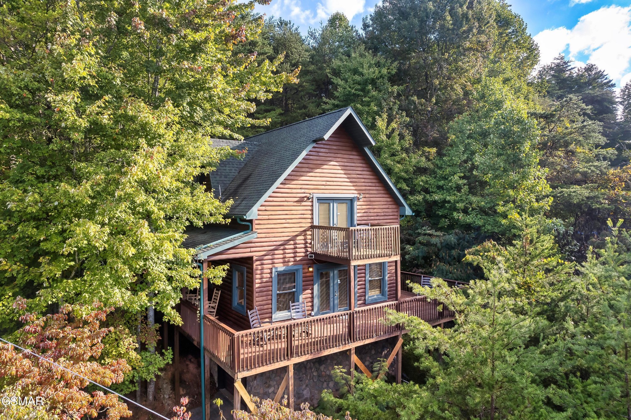 1204 Honeysuckle Lane Property Photo 1