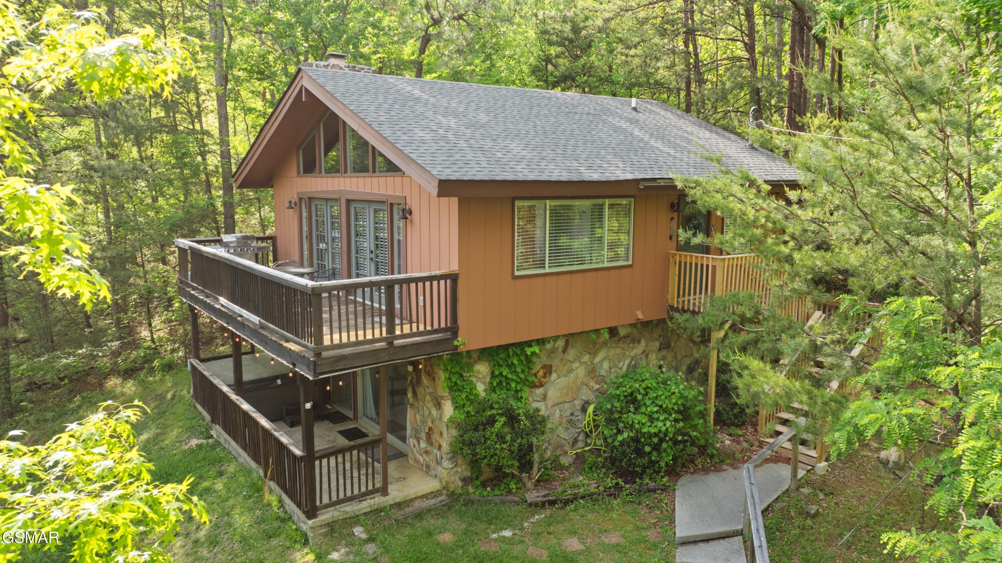 715 Upper Windsor Way Property Photo 1
