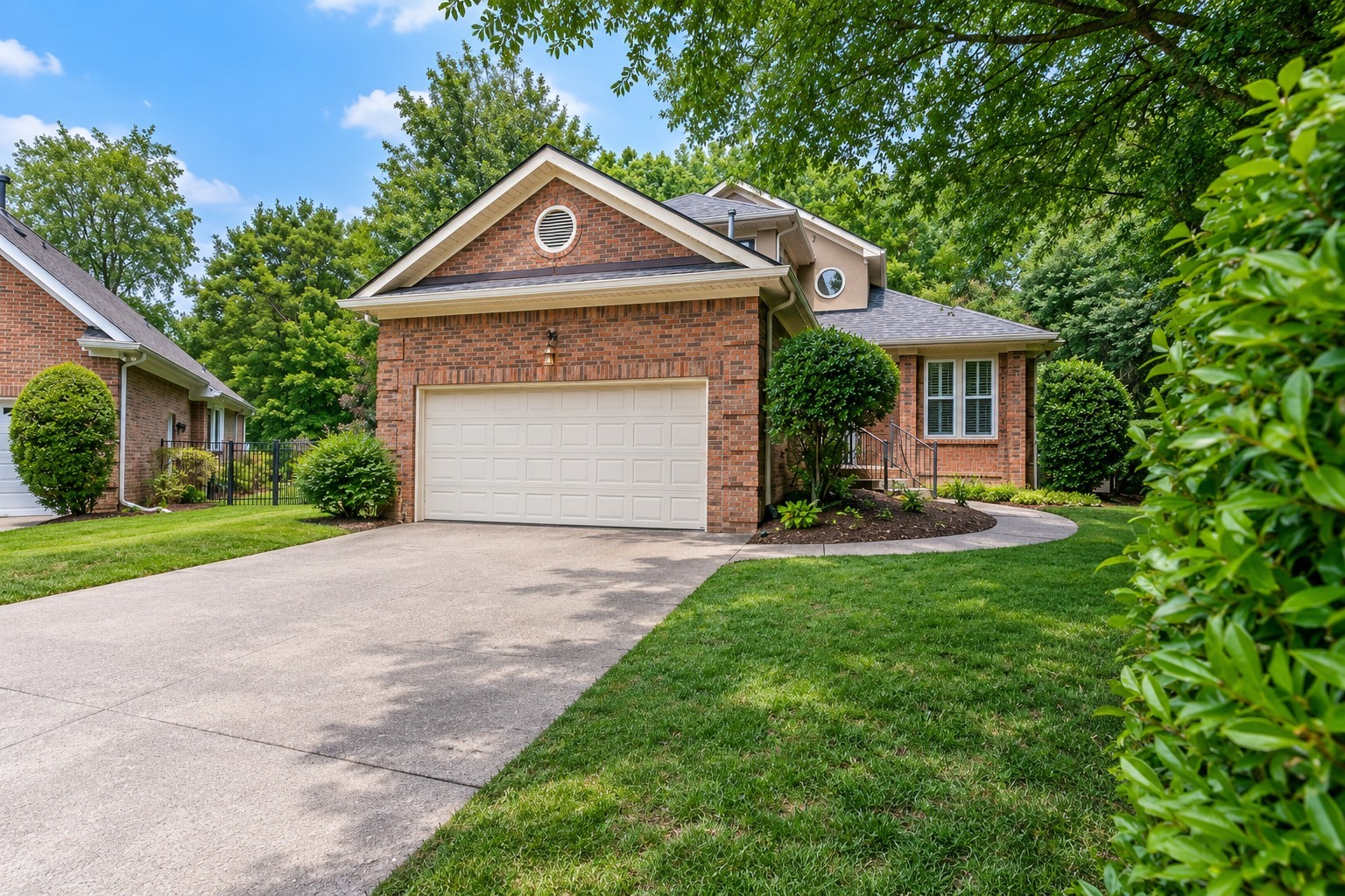 94 Trotwood Mews Property Photo 1
