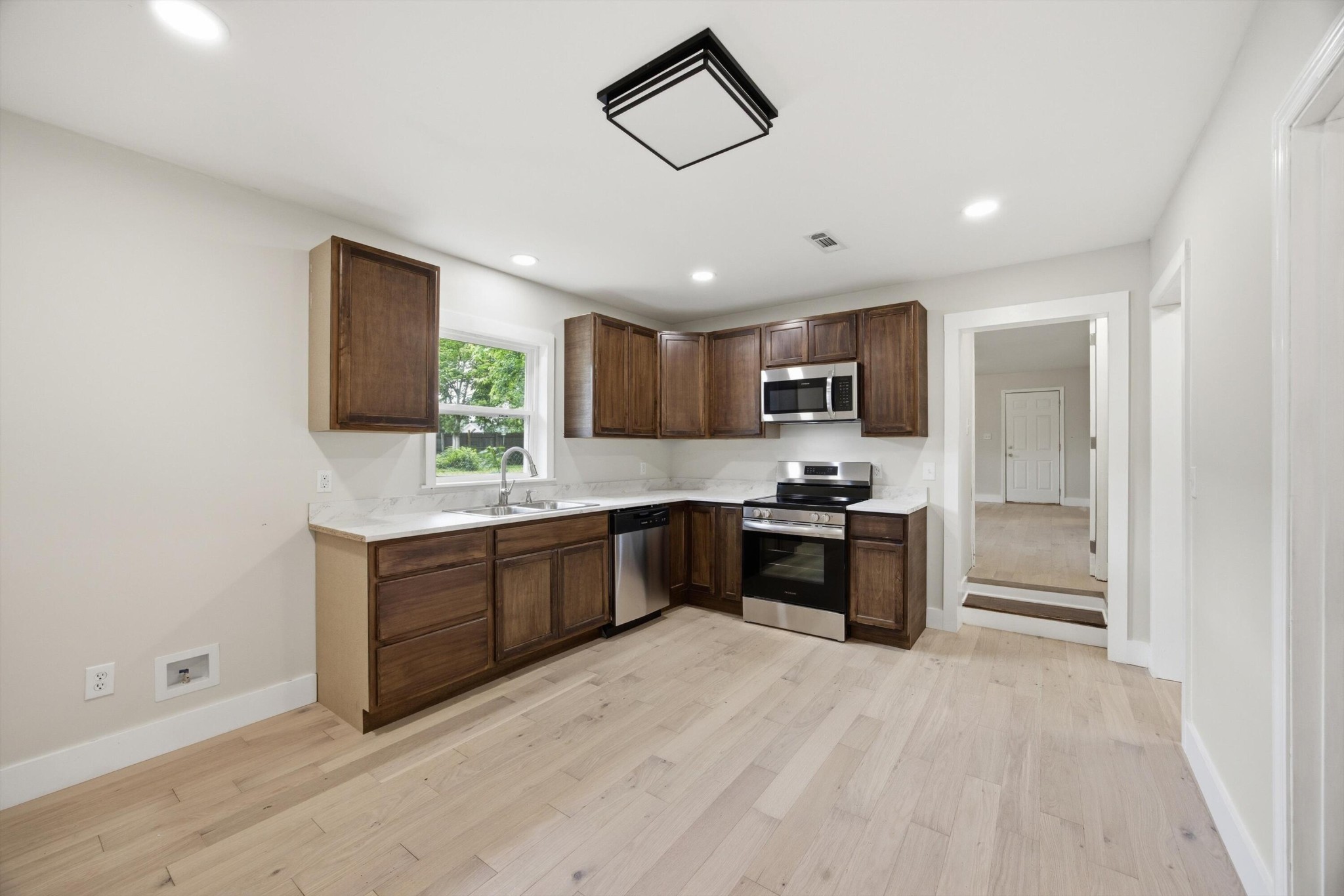 806 Indian Avenue Property Photo 10