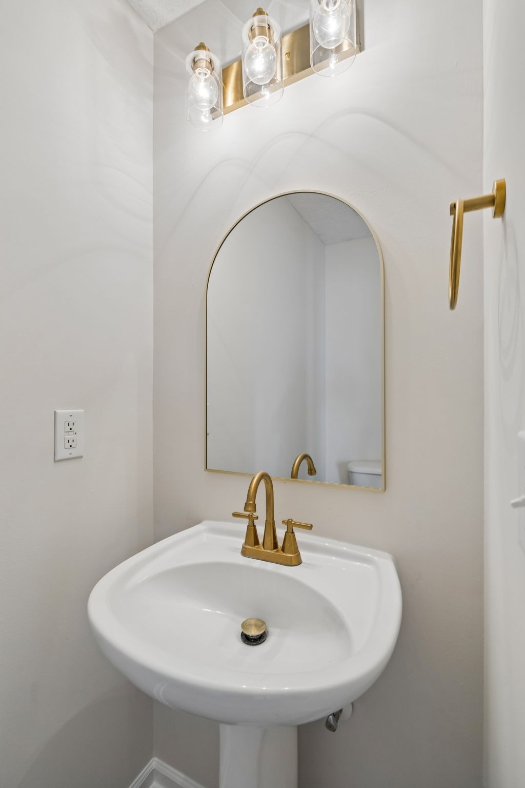 1432 Bern Dr Property Photo 14