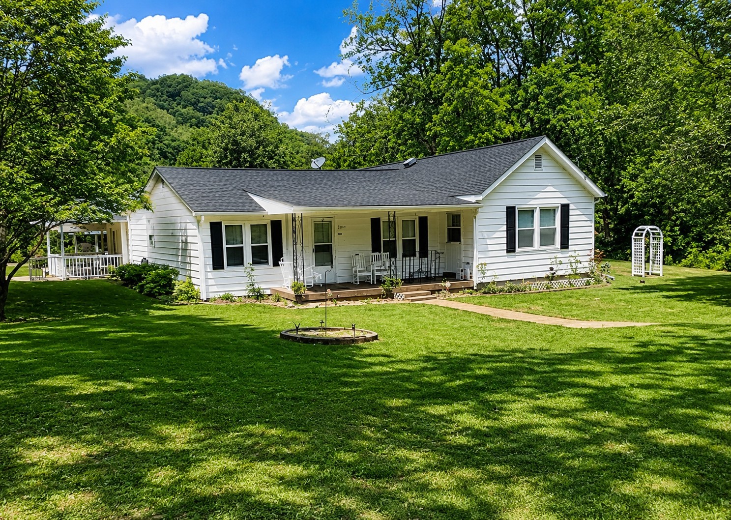 4455 Pond Creek Rd Property Photo 2