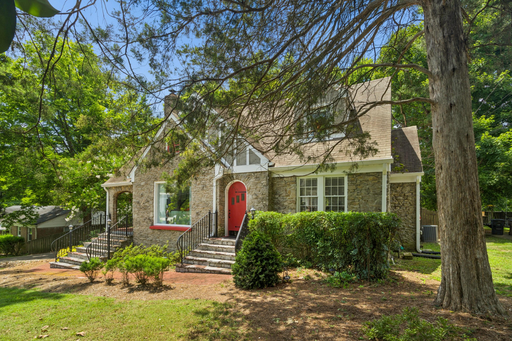 4409 Lealand Ln Property Photo 2