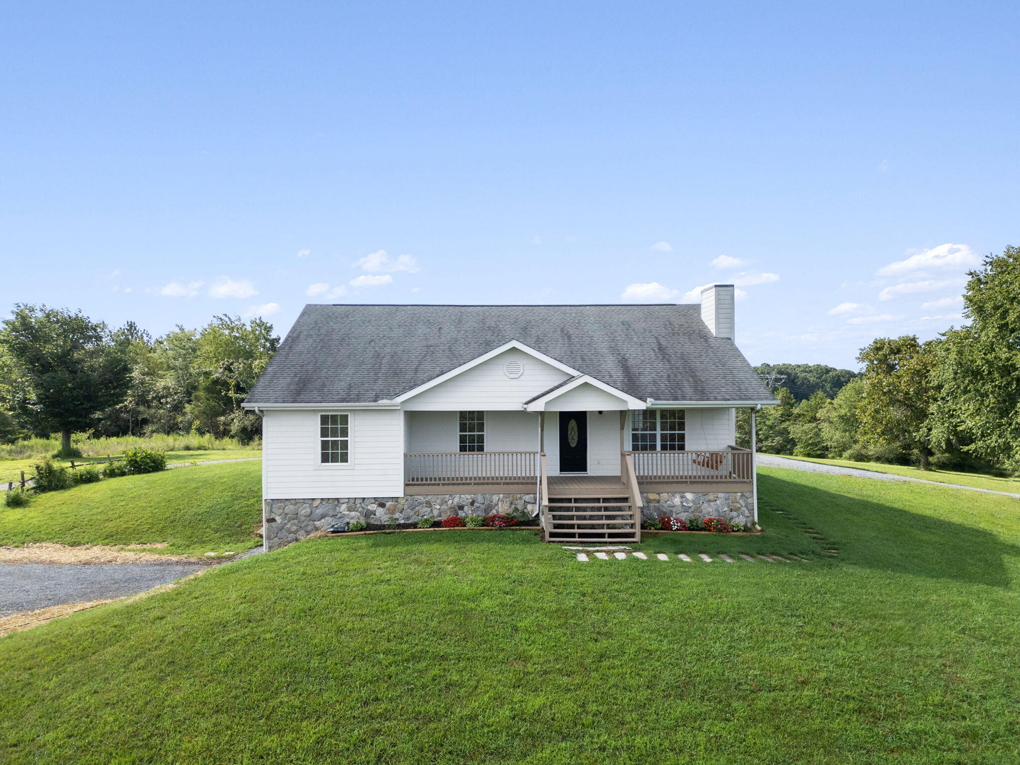 7421 Rabbit Lane Property Photo 3