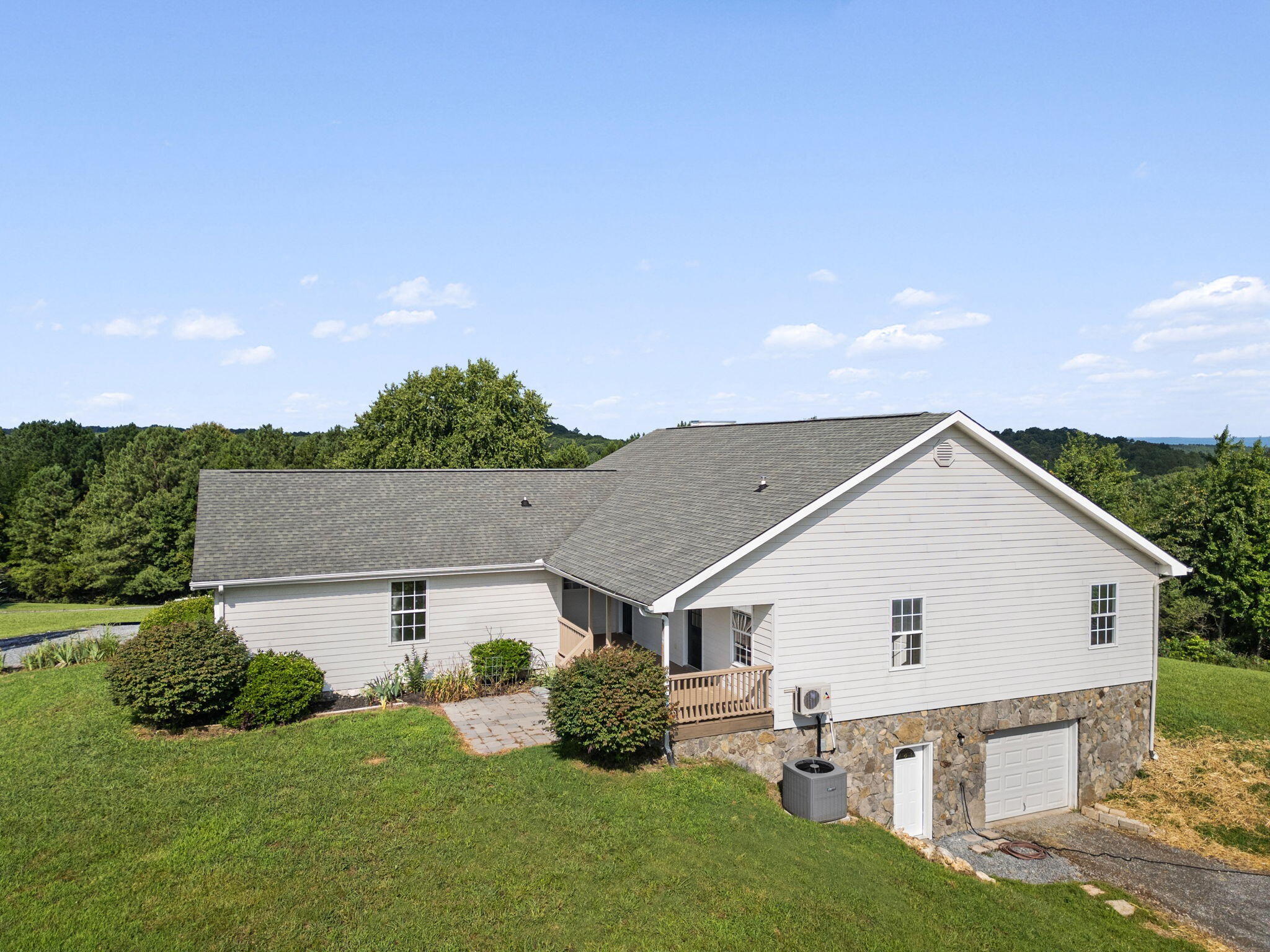 7421 Rabbit Lane Property Photo 4