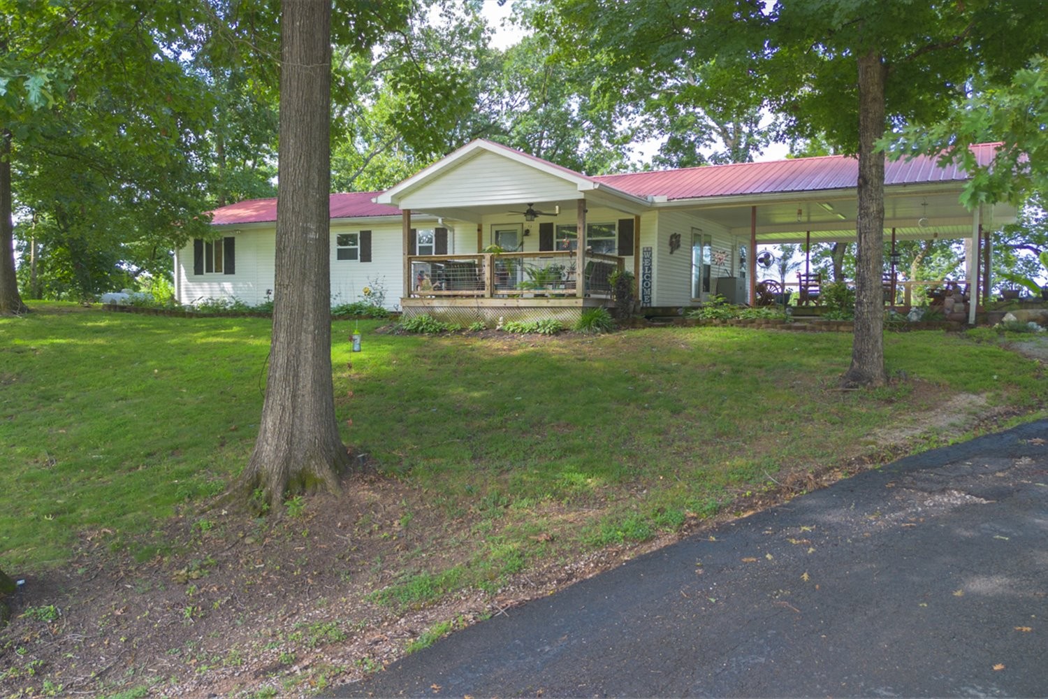 166 Beechview Dr Property Photo 1