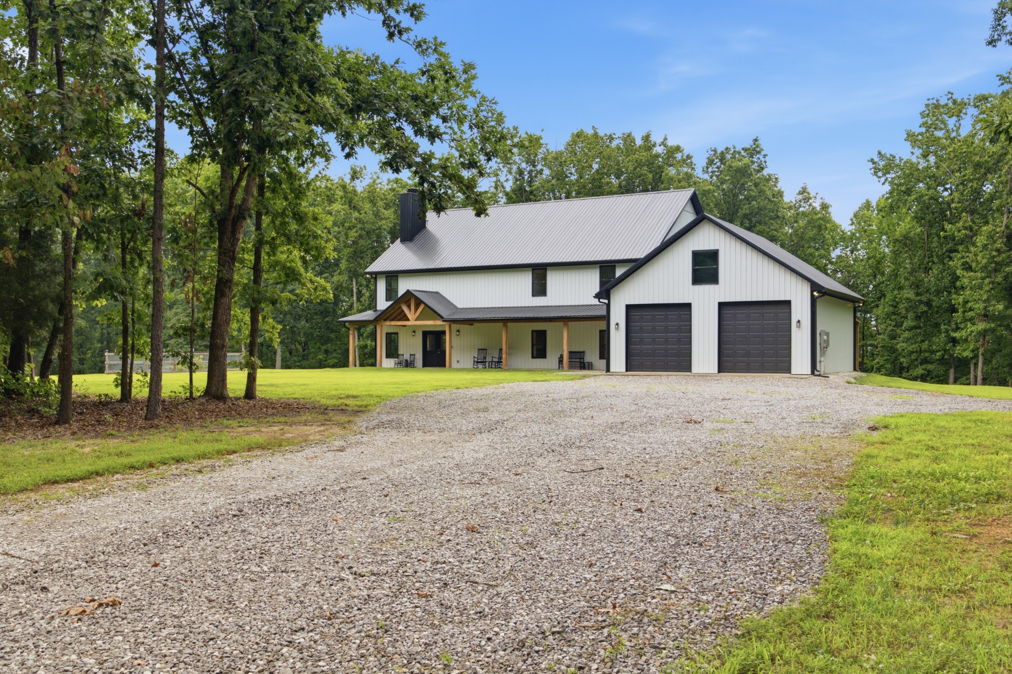 1658 Apache Trl Property Photo 3