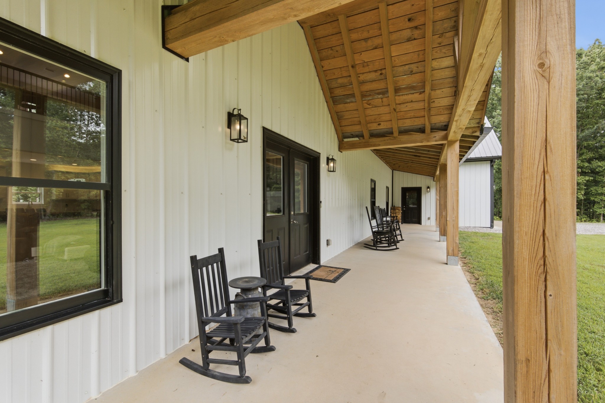 1658 Apache Trl Property Photo 6