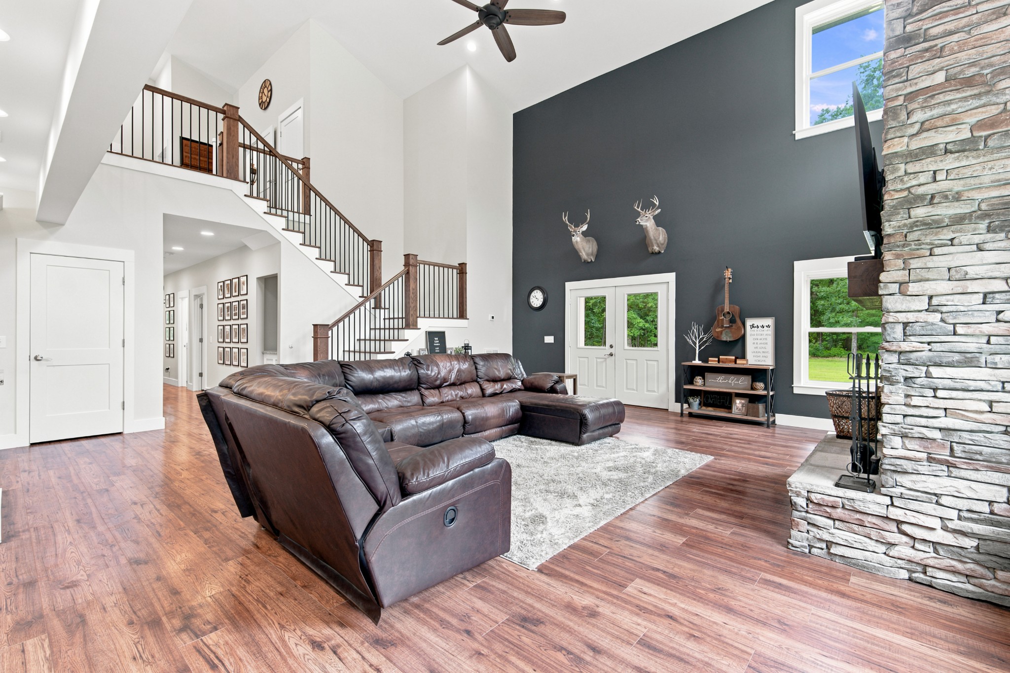 1658 Apache Trl Property Photo 9
