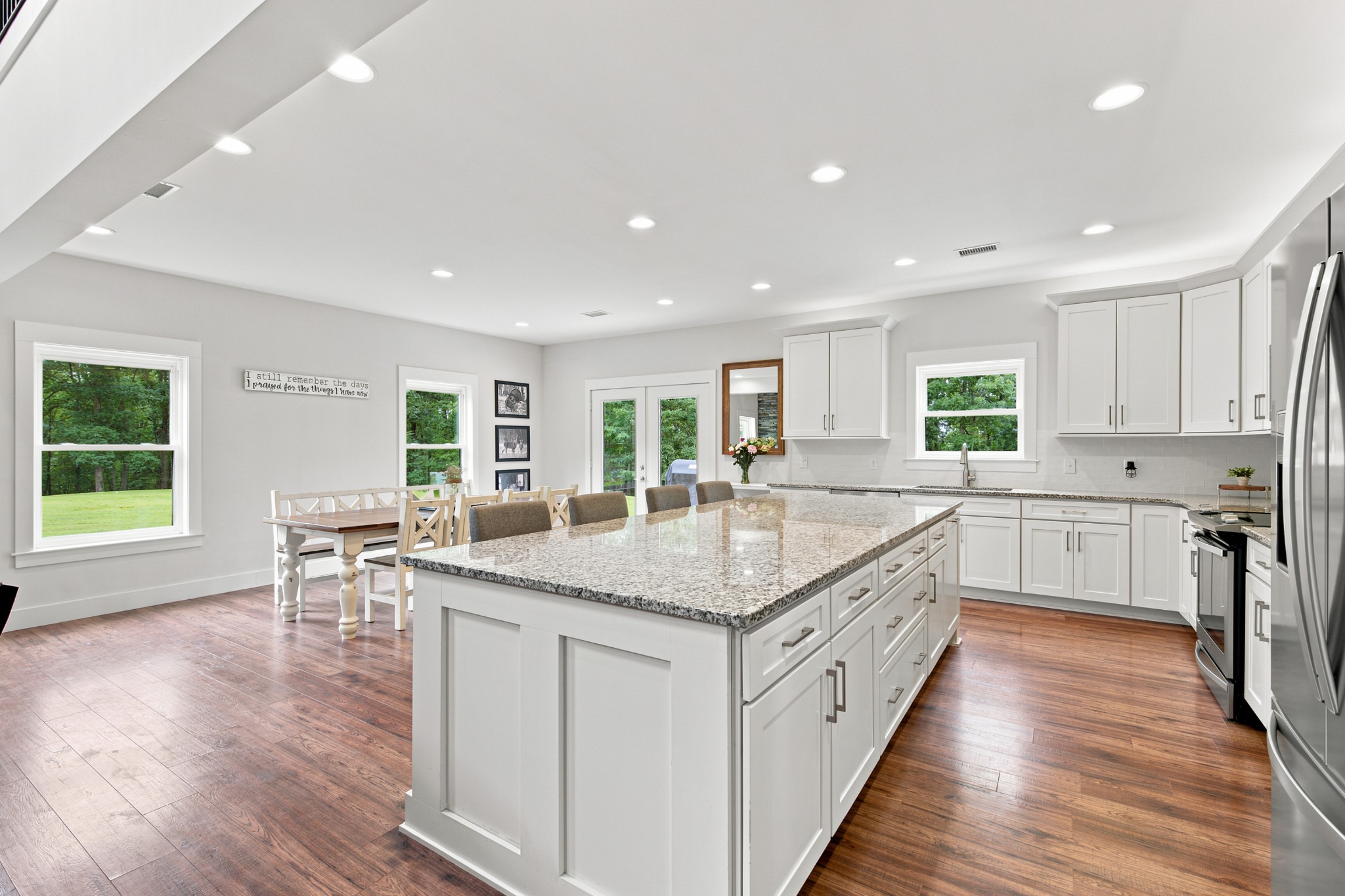 1658 Apache Trl Property Photo 12