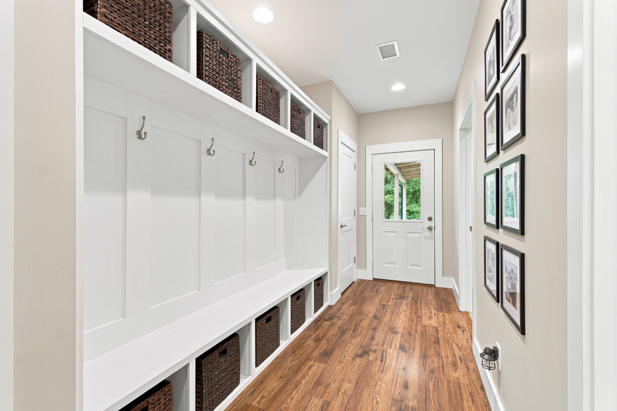 1658 Apache Trl Property Photo 15