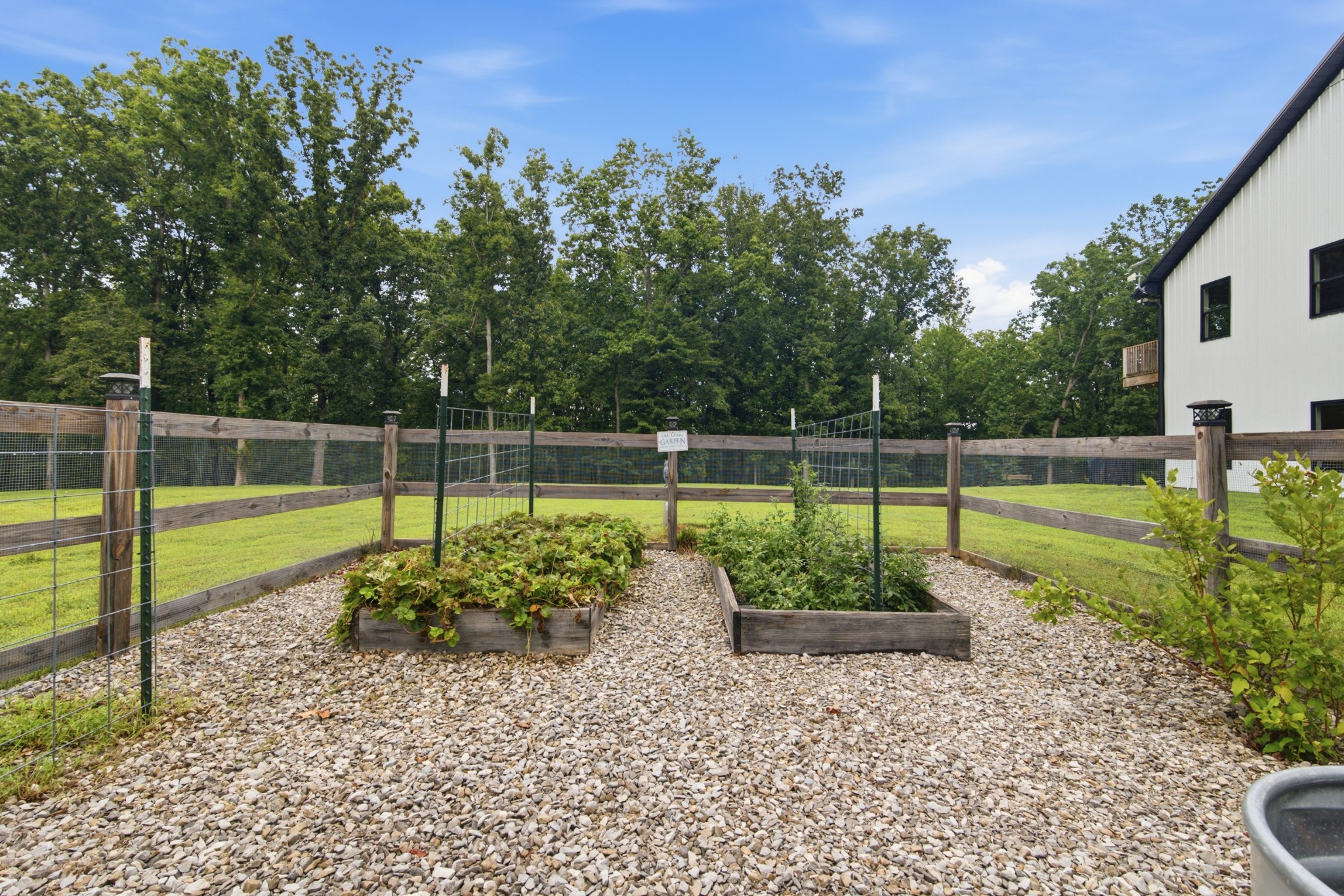 1658 Apache Trl Property Photo 39