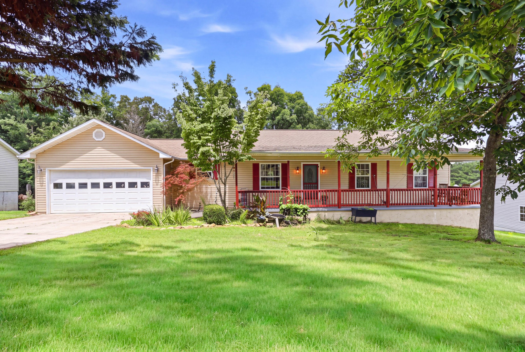 160 Pine Ridge Drive Property Photo 1