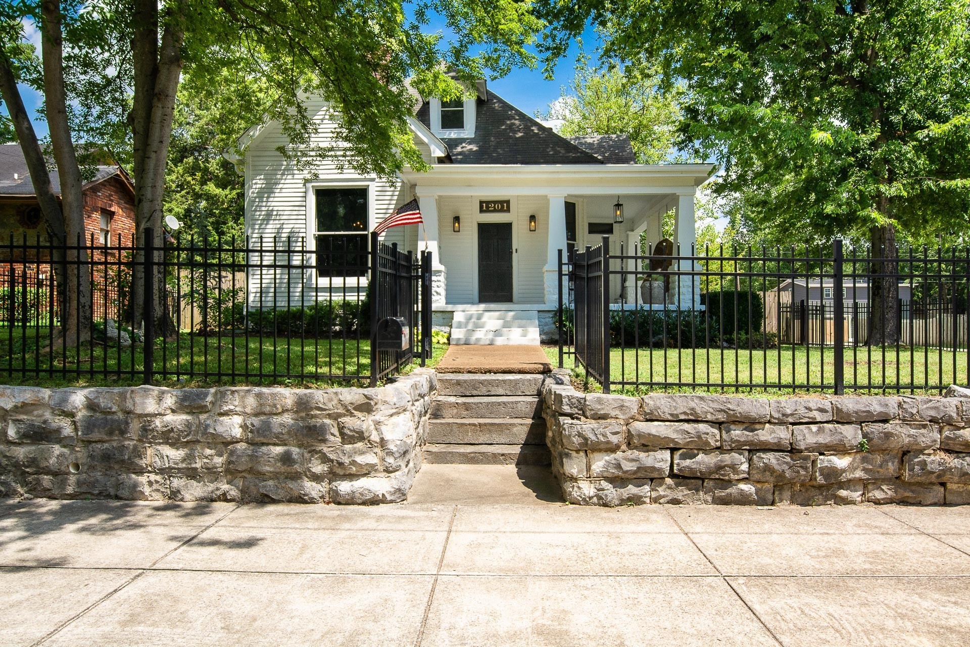 1201 Meridian St Property Photo 1